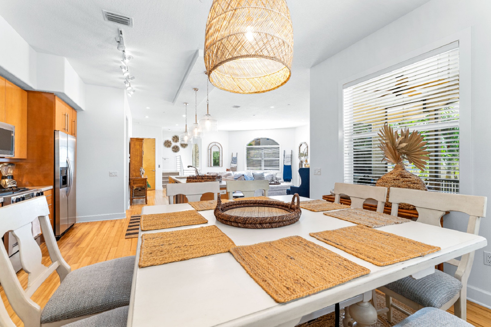 Off the Hook | Photo 13