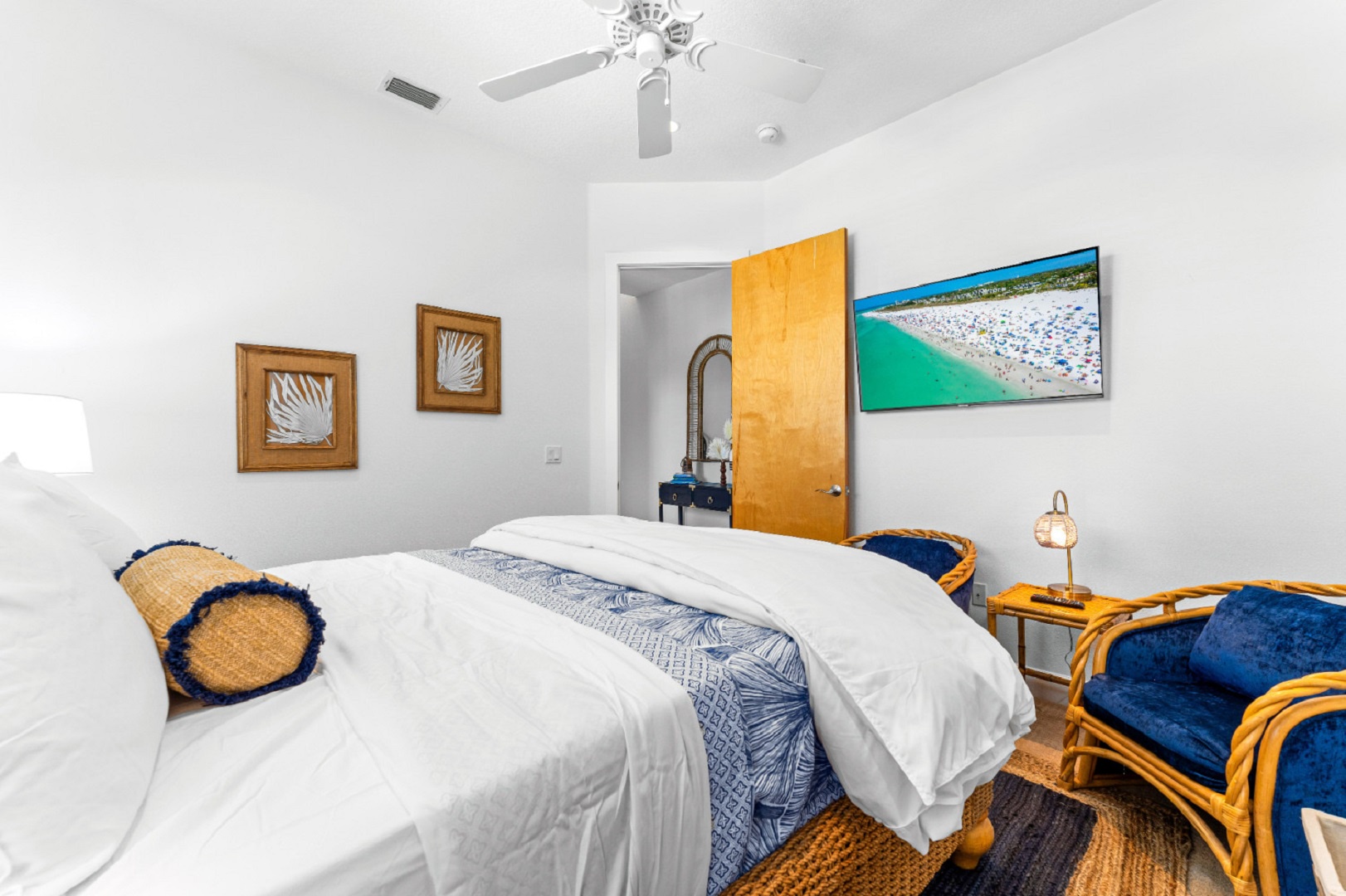 Off the Hook | Photo 28