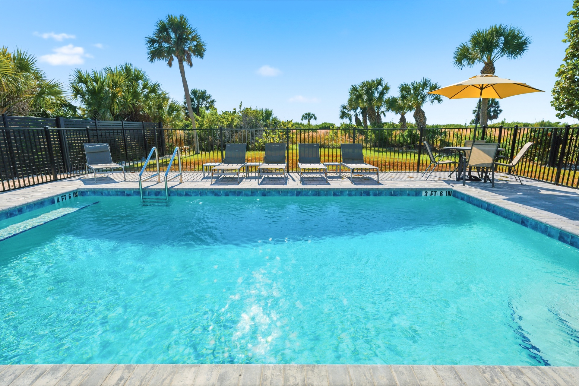 Just Beachy - Unit 2 | Photo 471