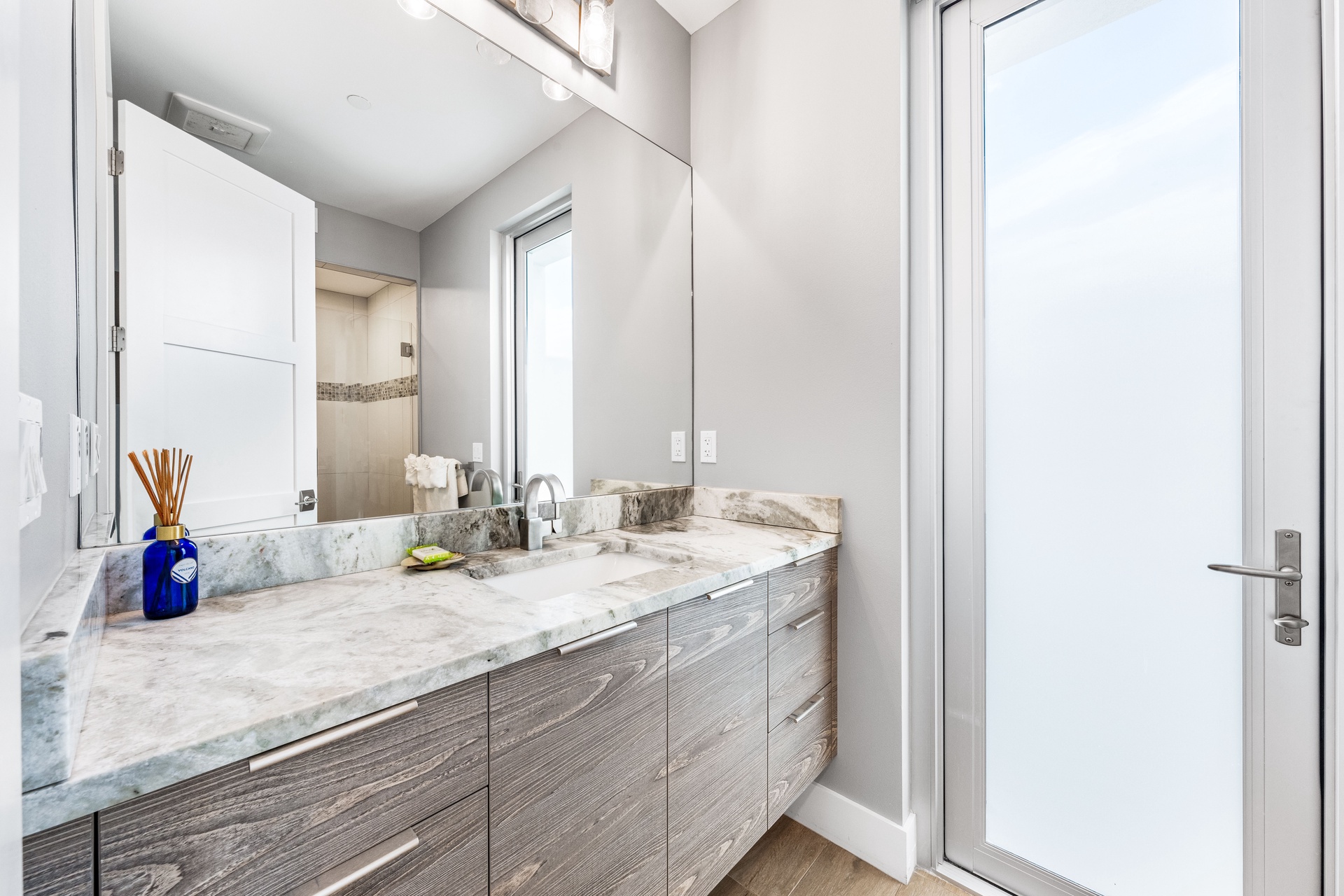 Beach House Residence - Penthouse | Photo 35