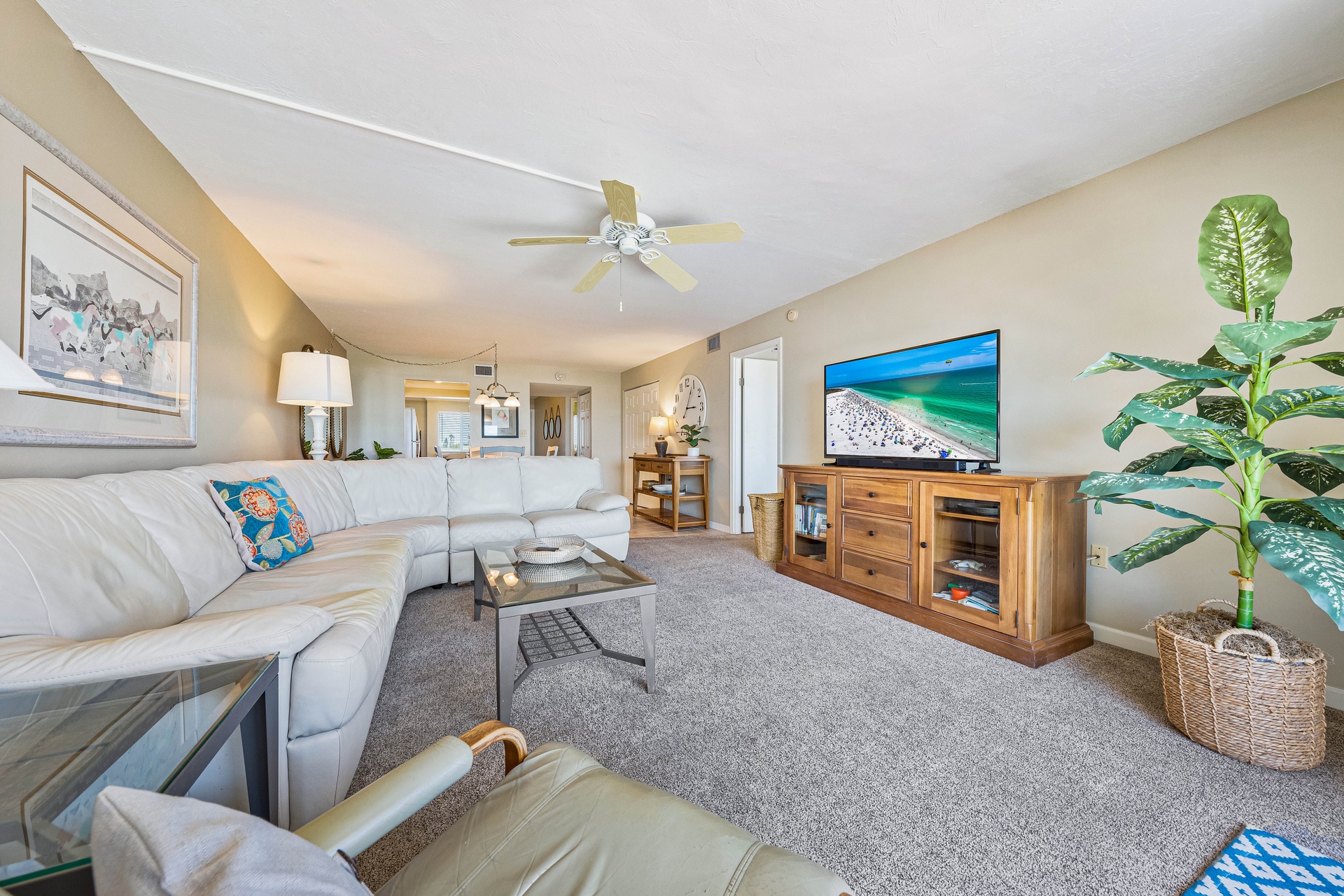 Tivoli by the Sea: 406 | Photo 6