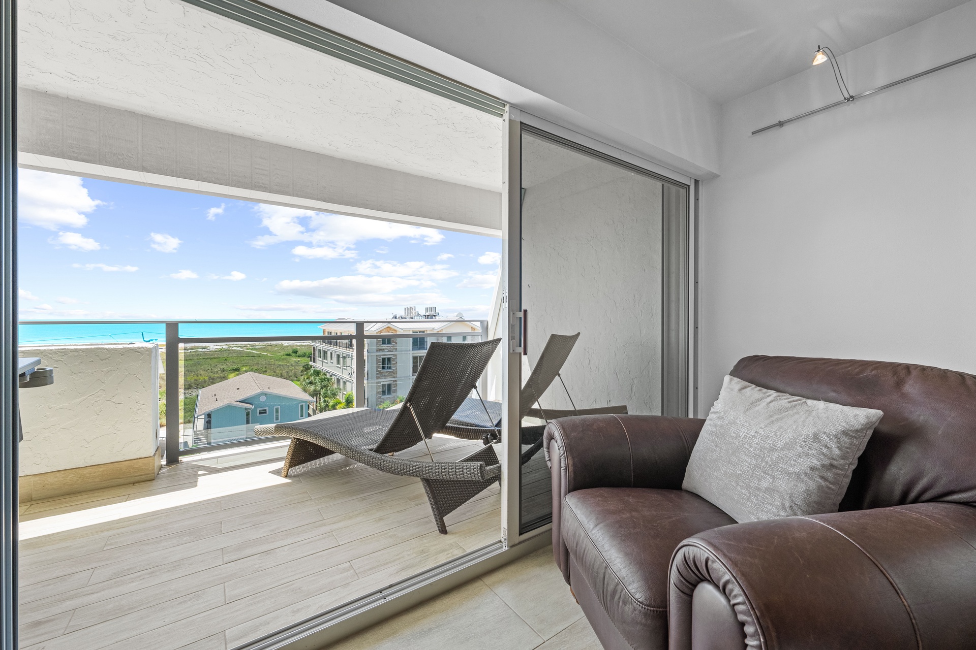 Tivoli by the Sea: 602 | Photo 8