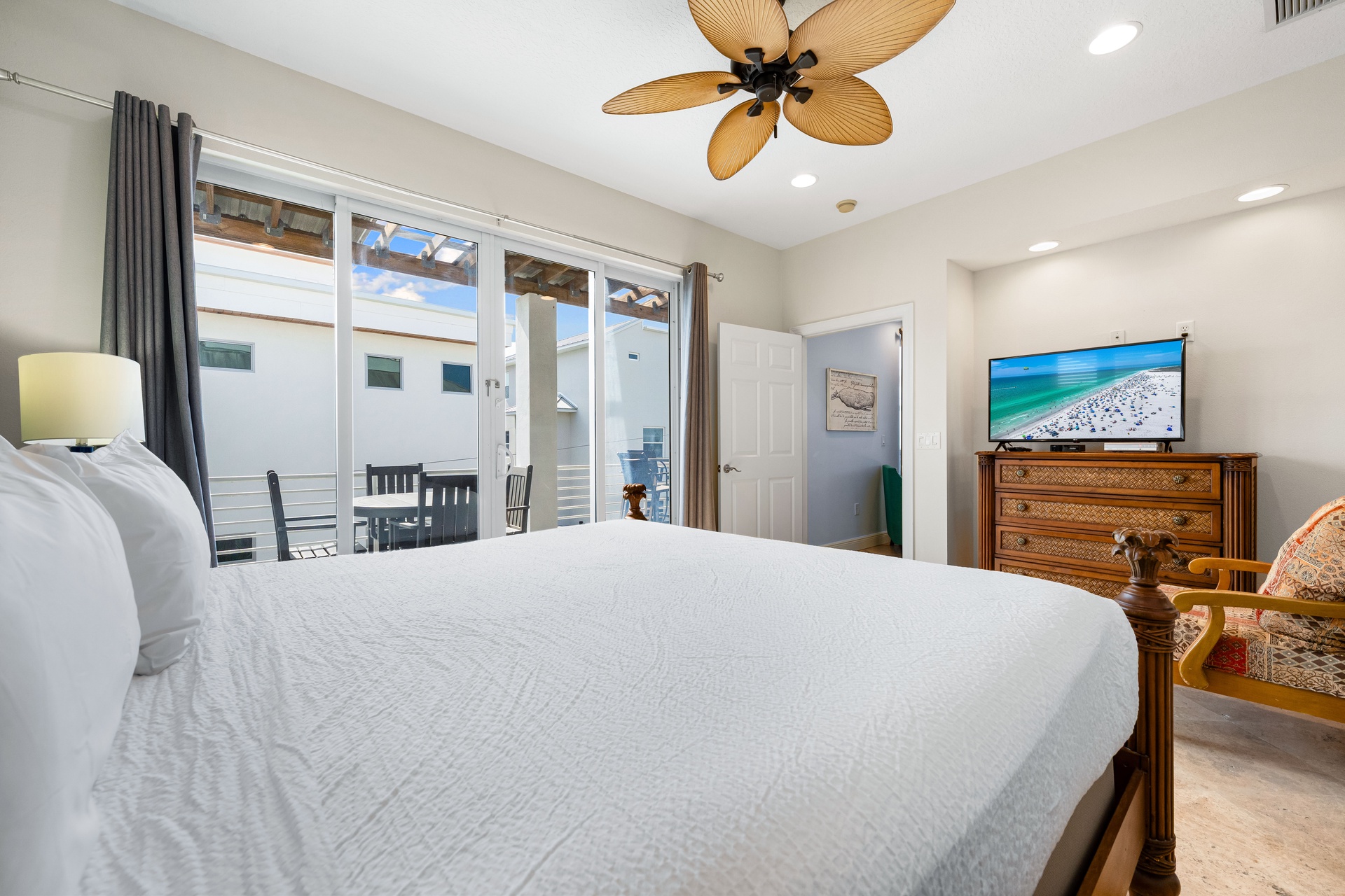 A Somewhere is Here - Changes in Latitude | Photo 24