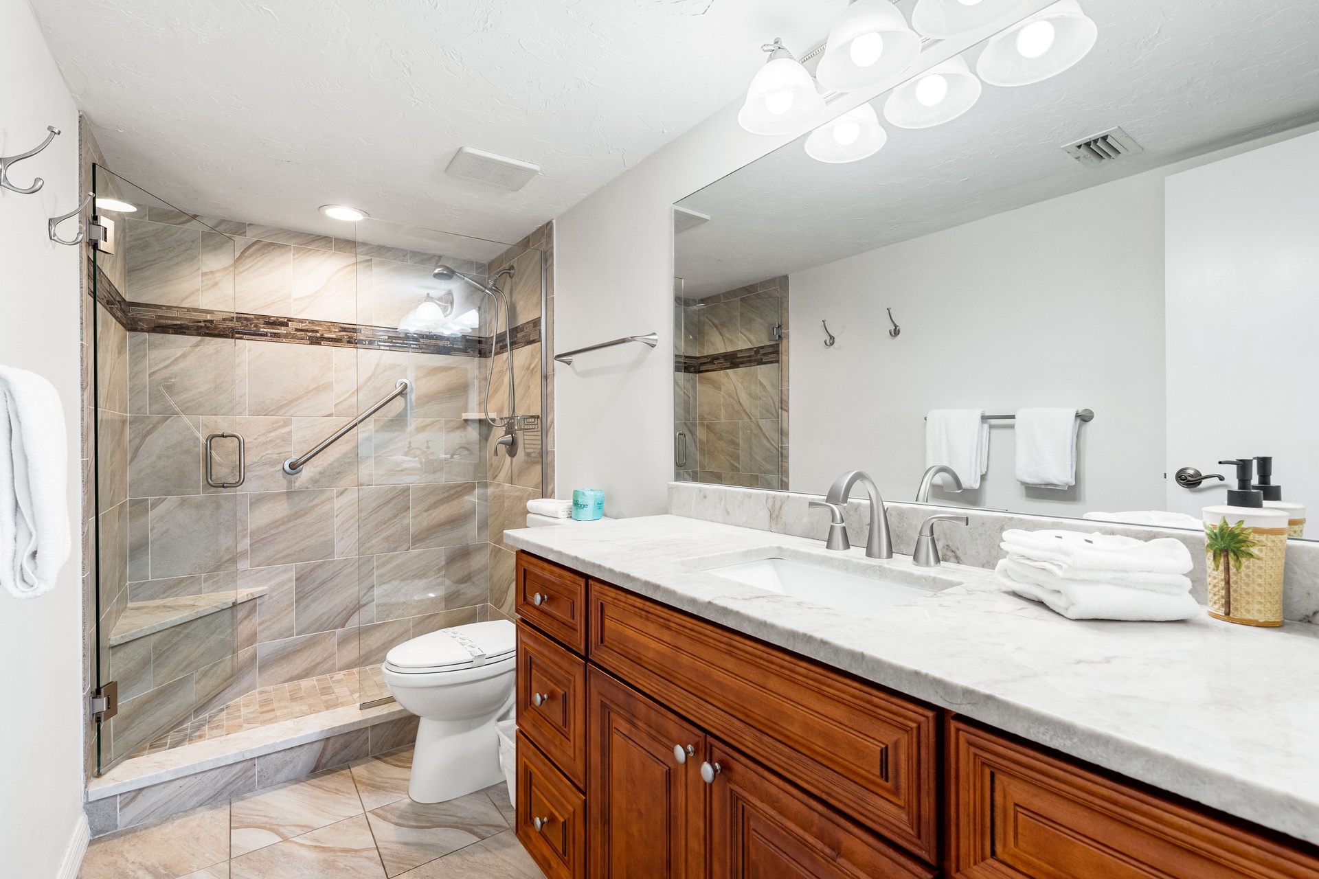 Tivoli by the Sea: 307 | Photo 21