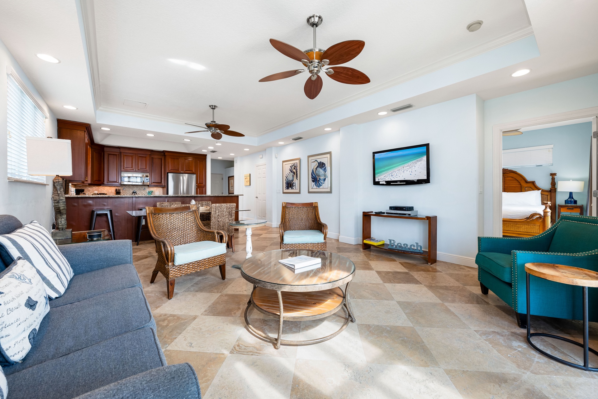 A Somewhere is Here - Changes in Latitude | Photo 7