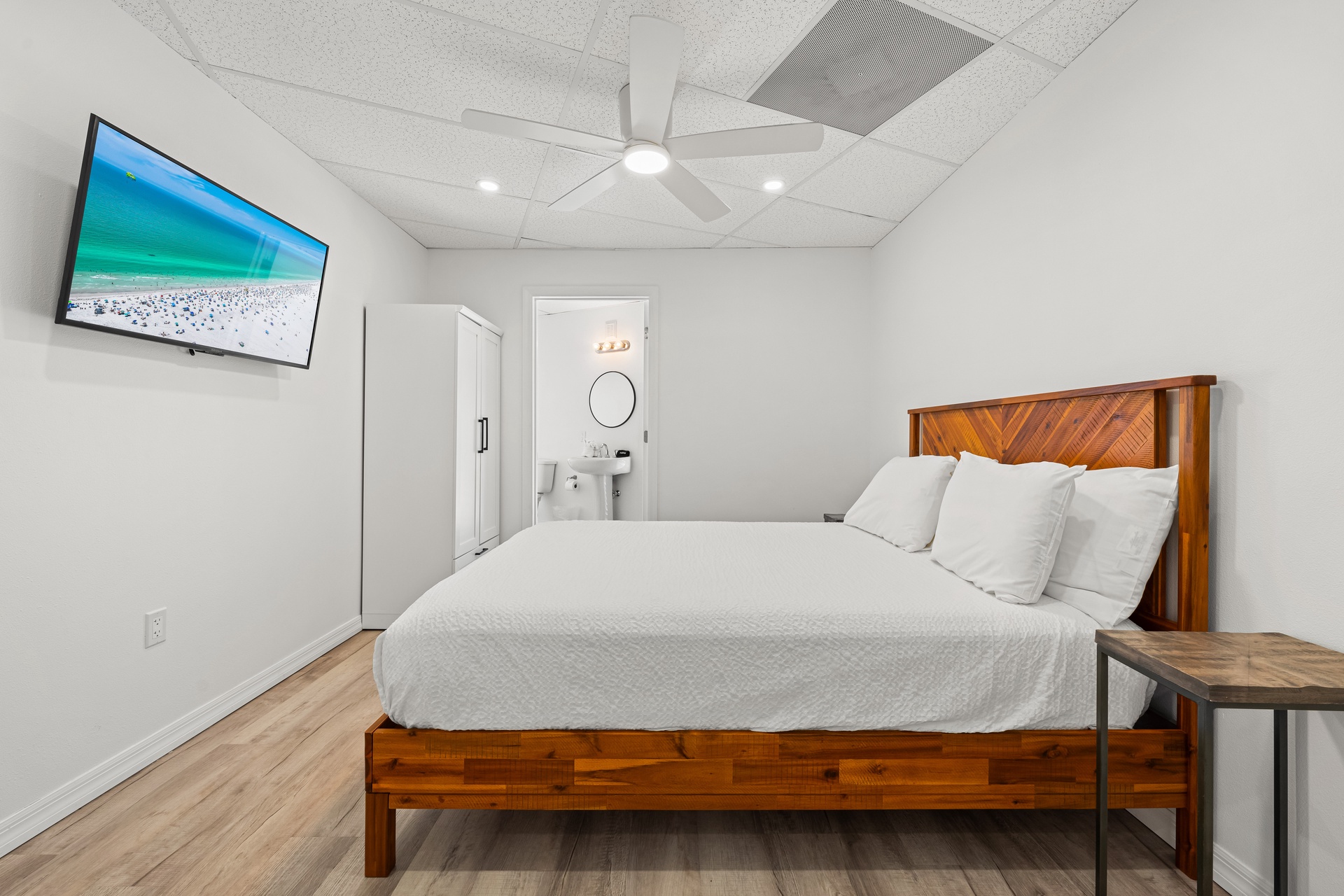 Mallory Squared- Unit A | Photo 11