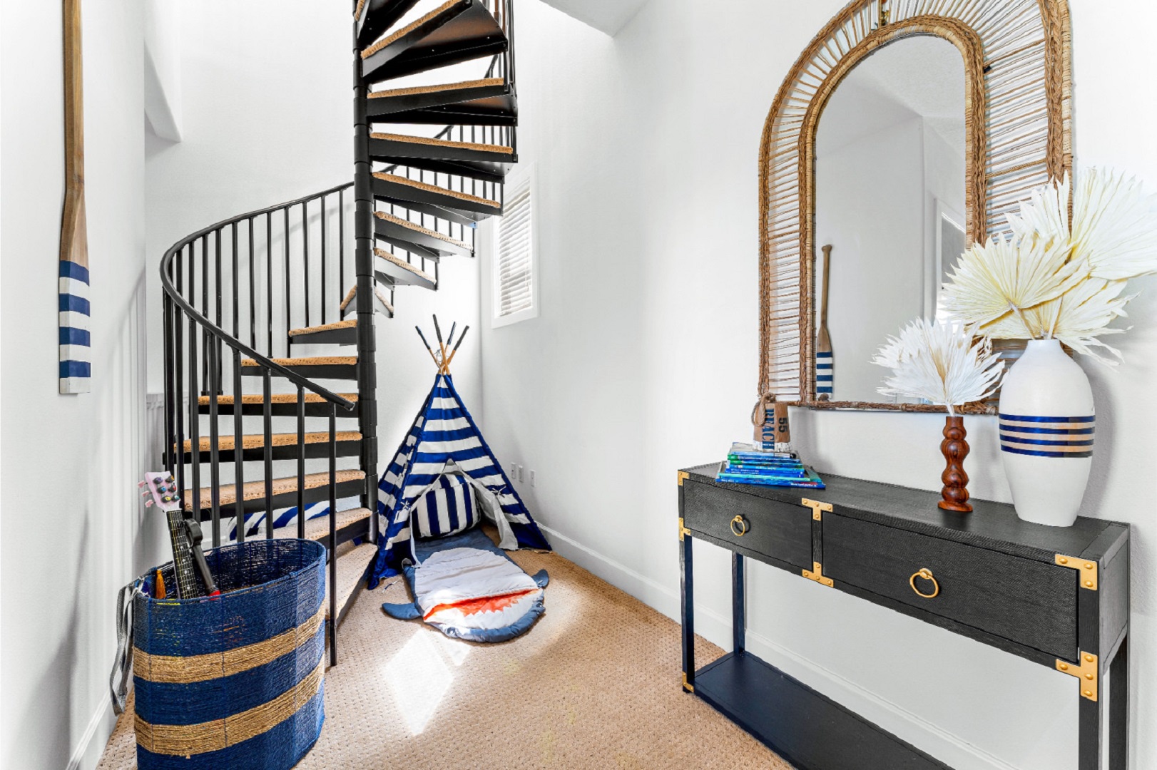 Off the Hook | Photo 18