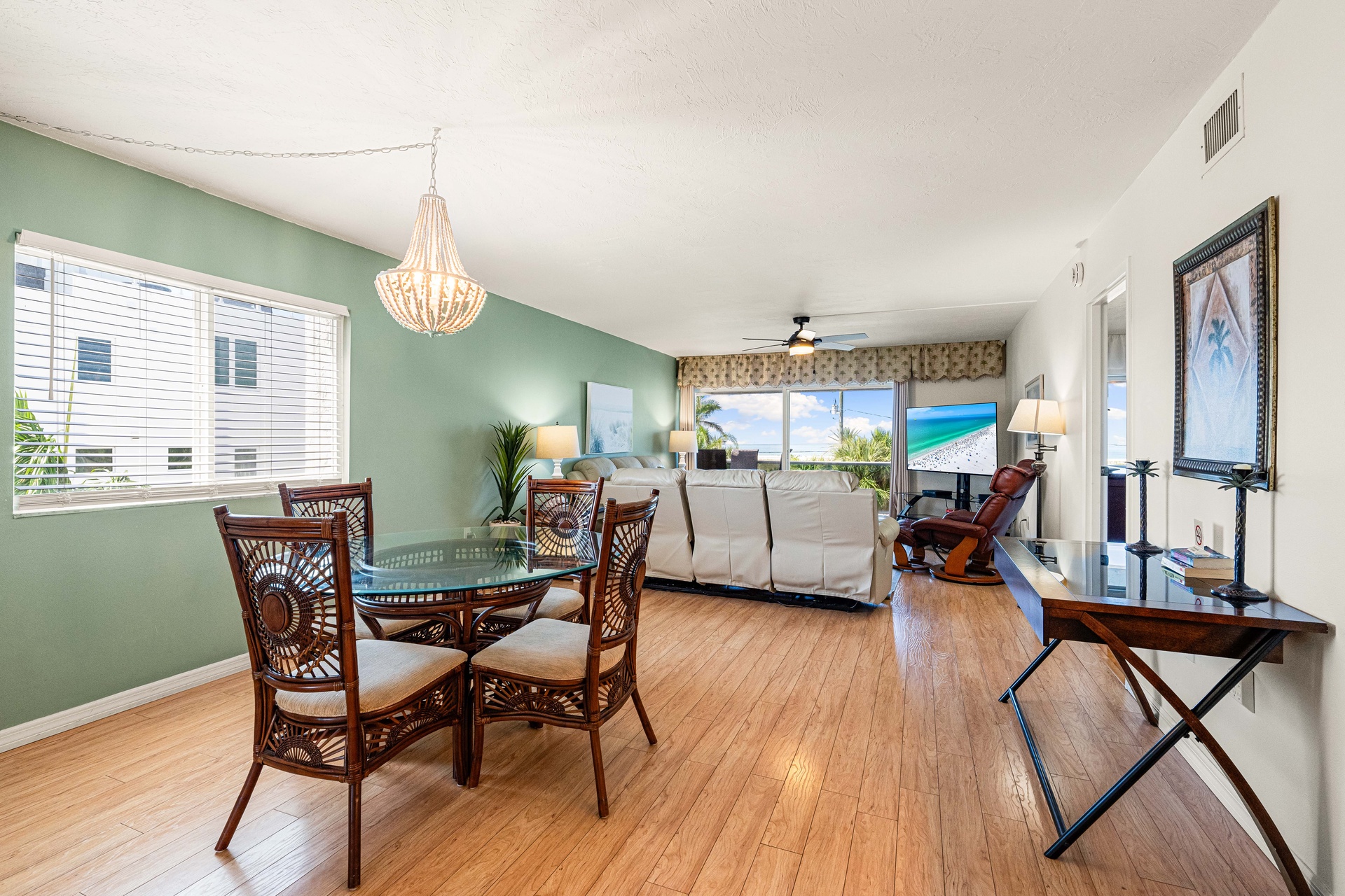 Tivoli by the Sea: 307 | Photo 14