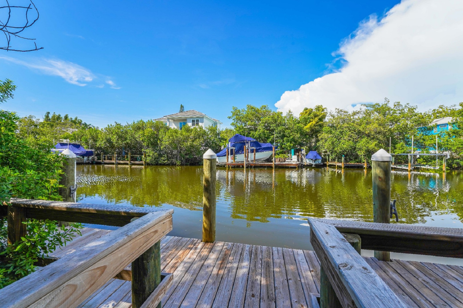 Off the Hook | Photo 44