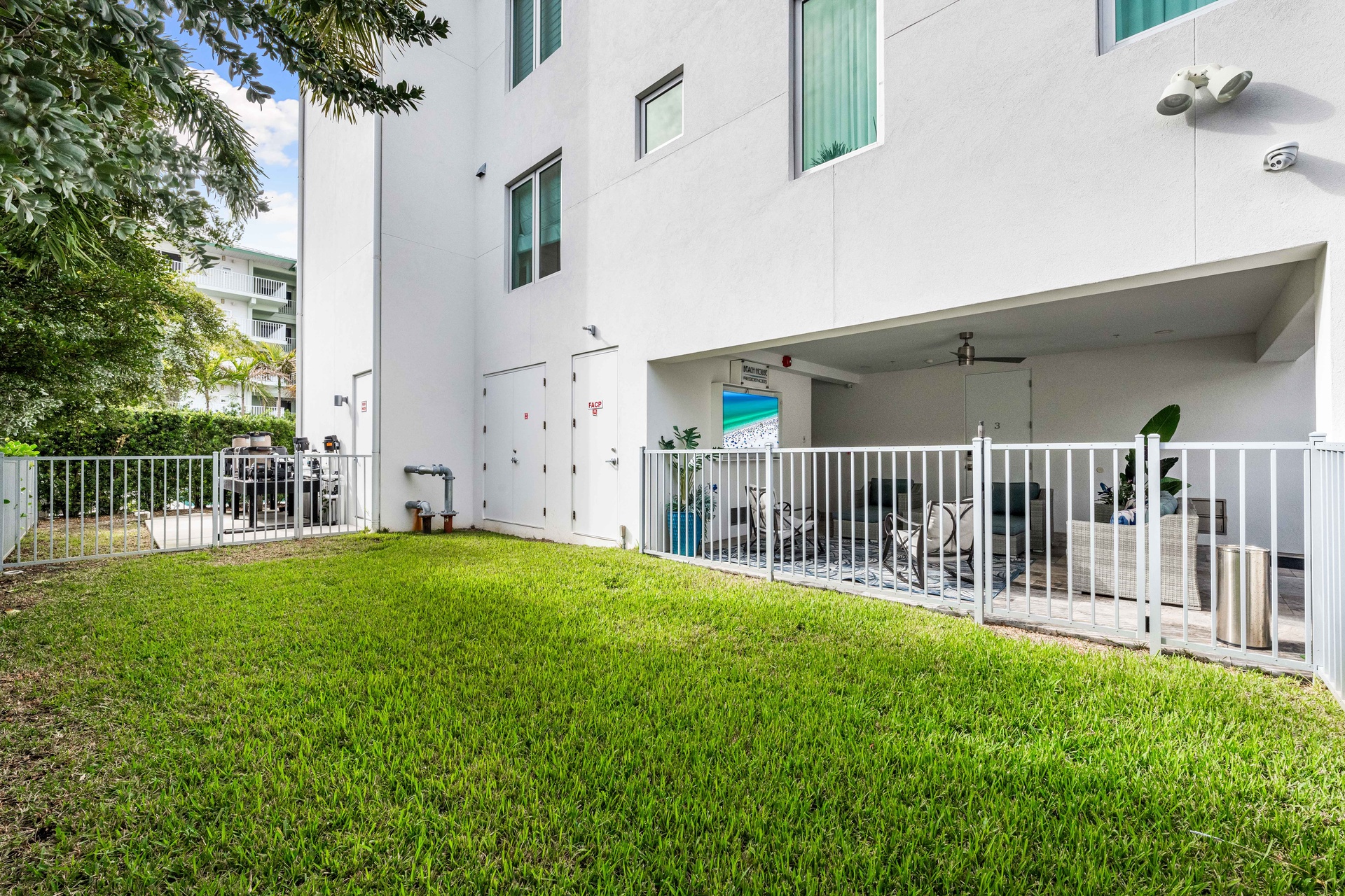 Beach House Residence - Penthouse | Photo 51