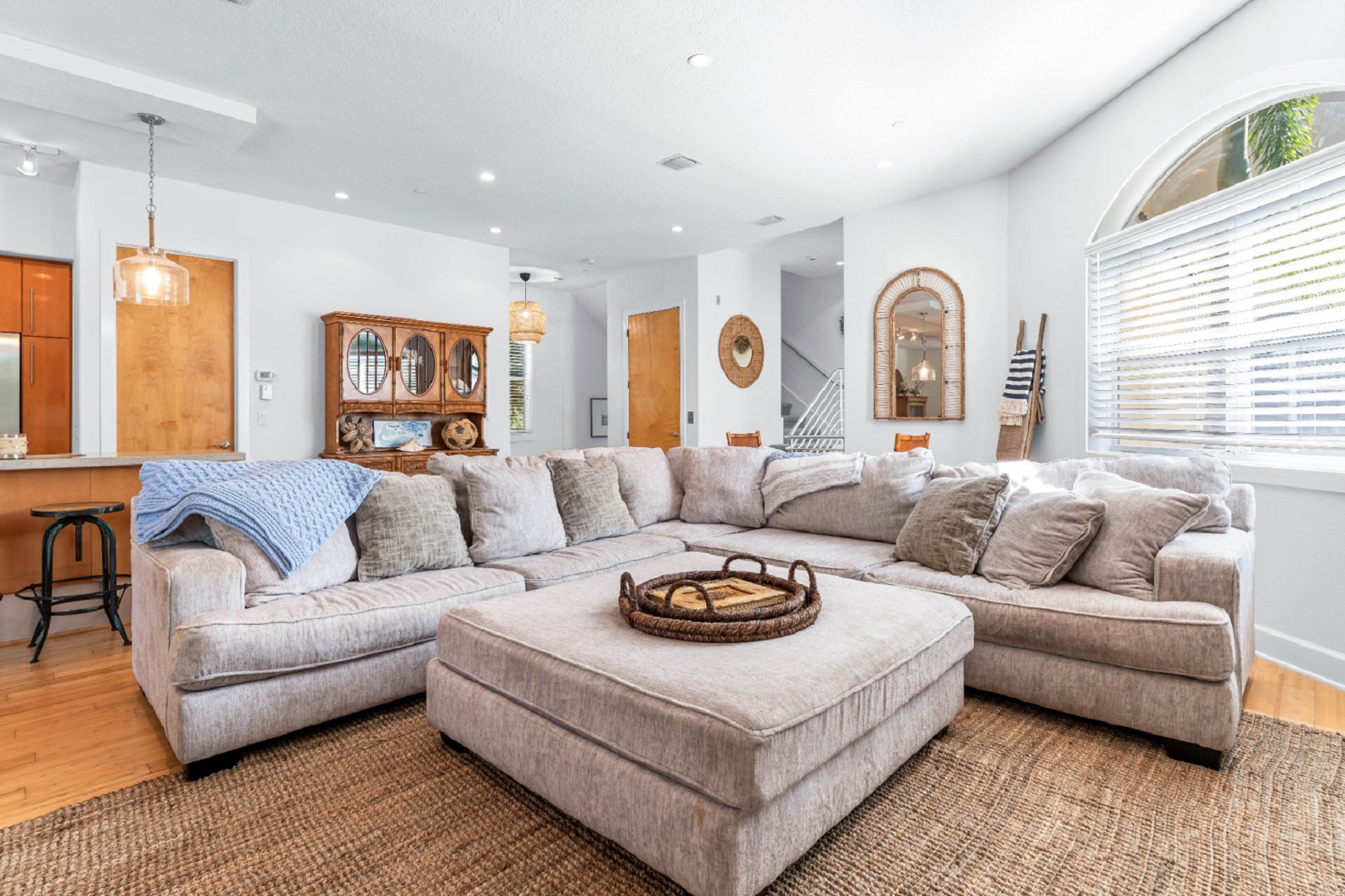 Off the Hook | Photo 6