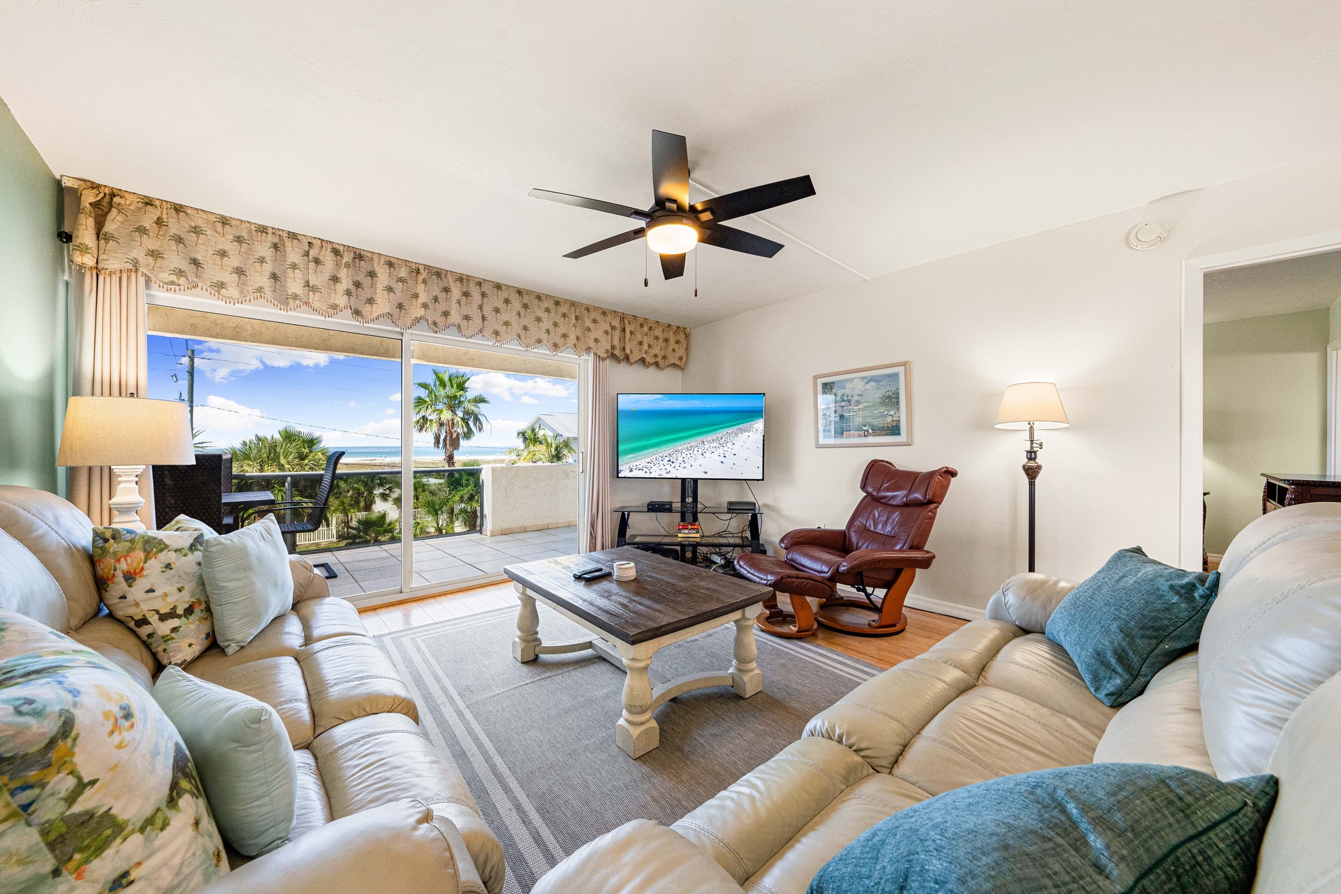 Tivoli by the Sea: 307 | Photo 4