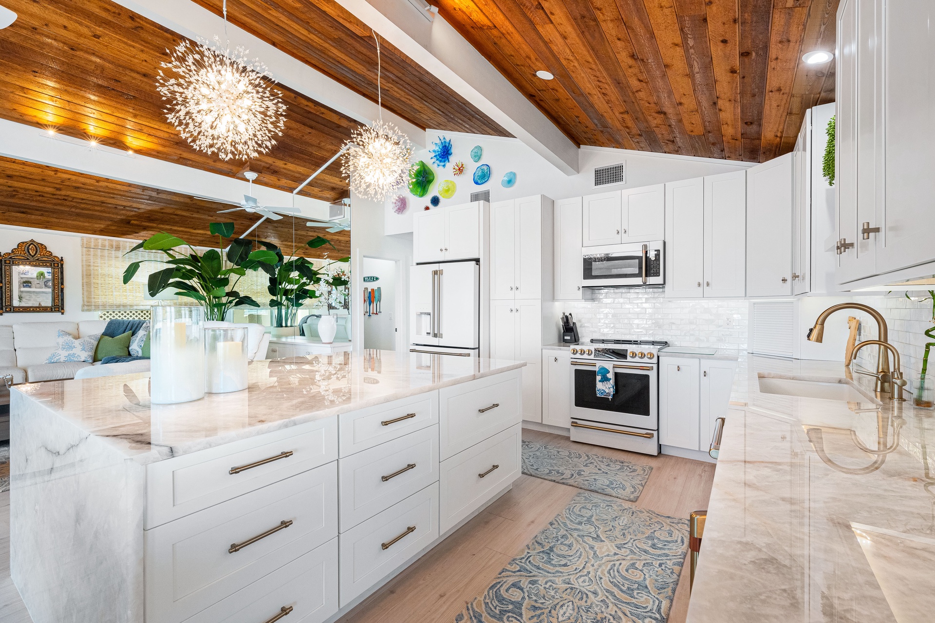 Posh Paradise | Photo 17