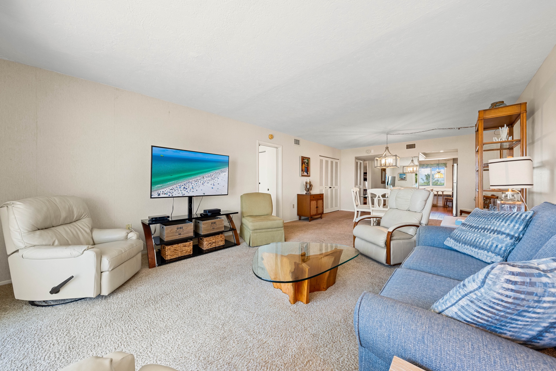 Tivoli by the Sea: 405 | Photo 6