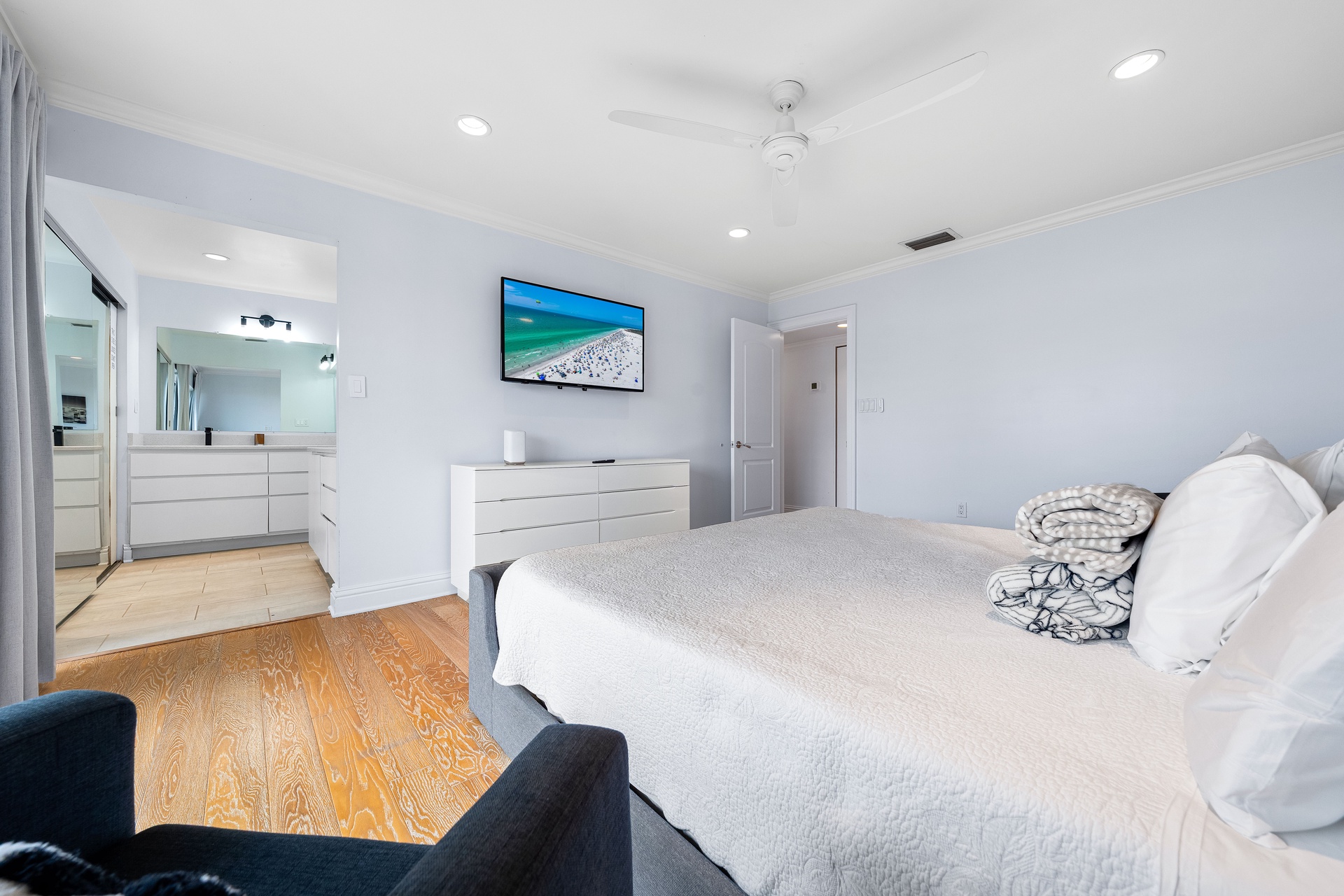 Just Beachy - Unit 2 | Photo 26