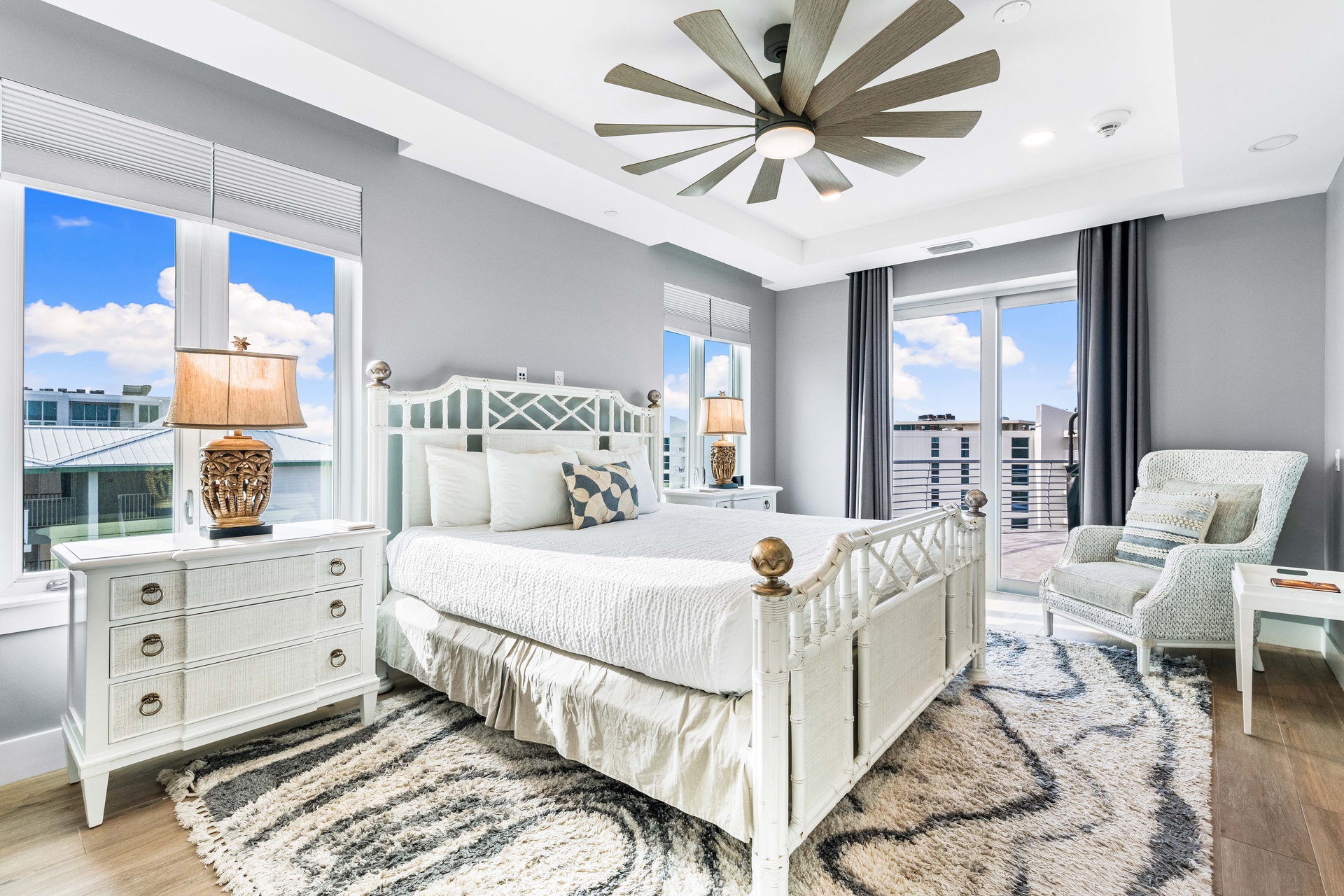 Beach House Residence - Penthouse | Photo 31