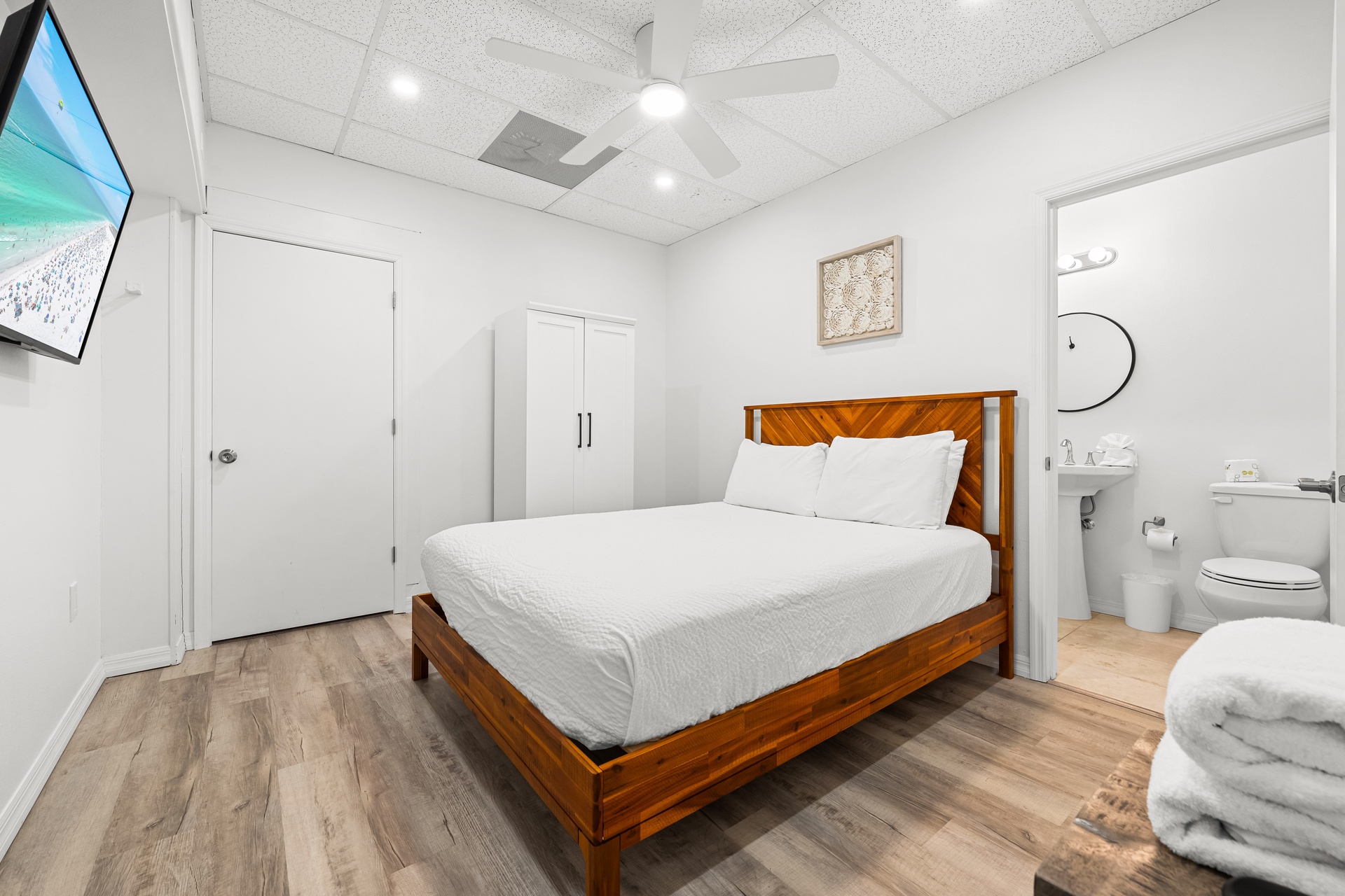 Mallory Squared- Unit B | Photo 8