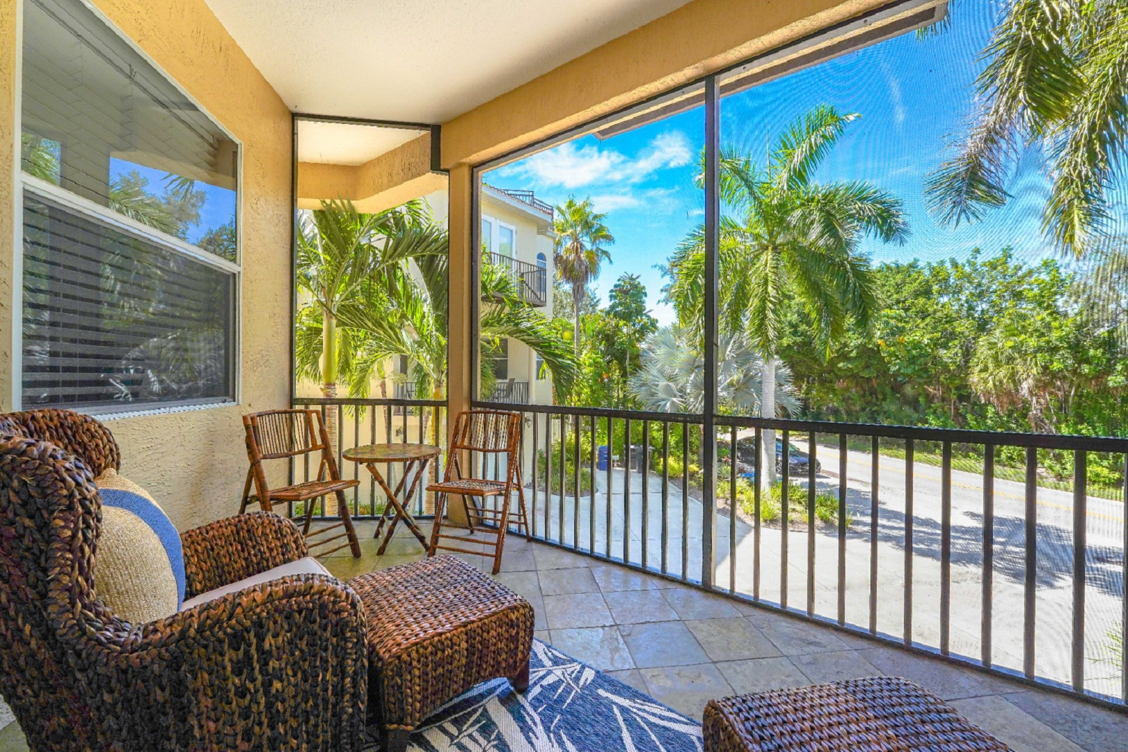 Off the Hook | Photo 7