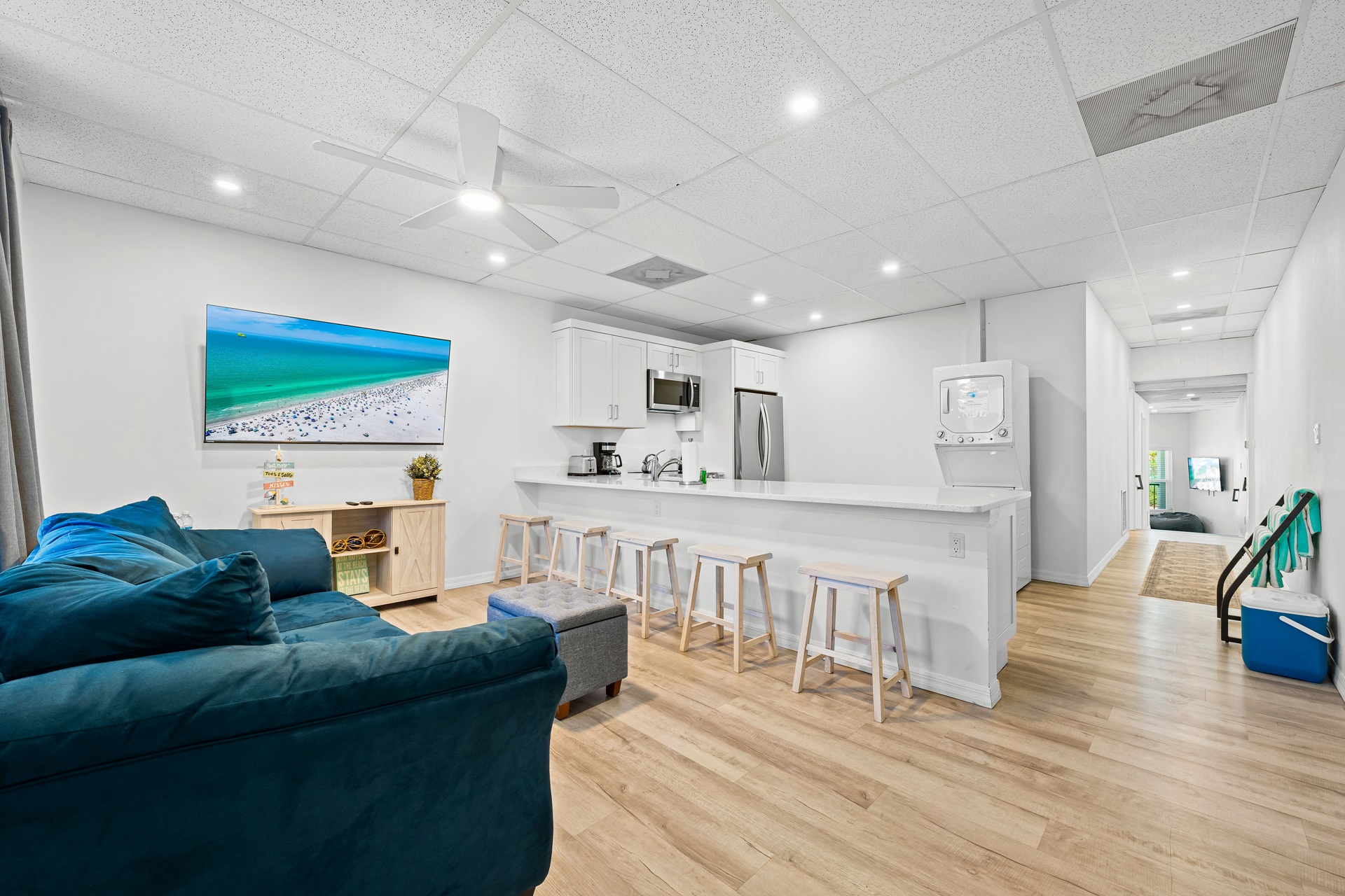 Mallory Squared- Unit A | Photo 2