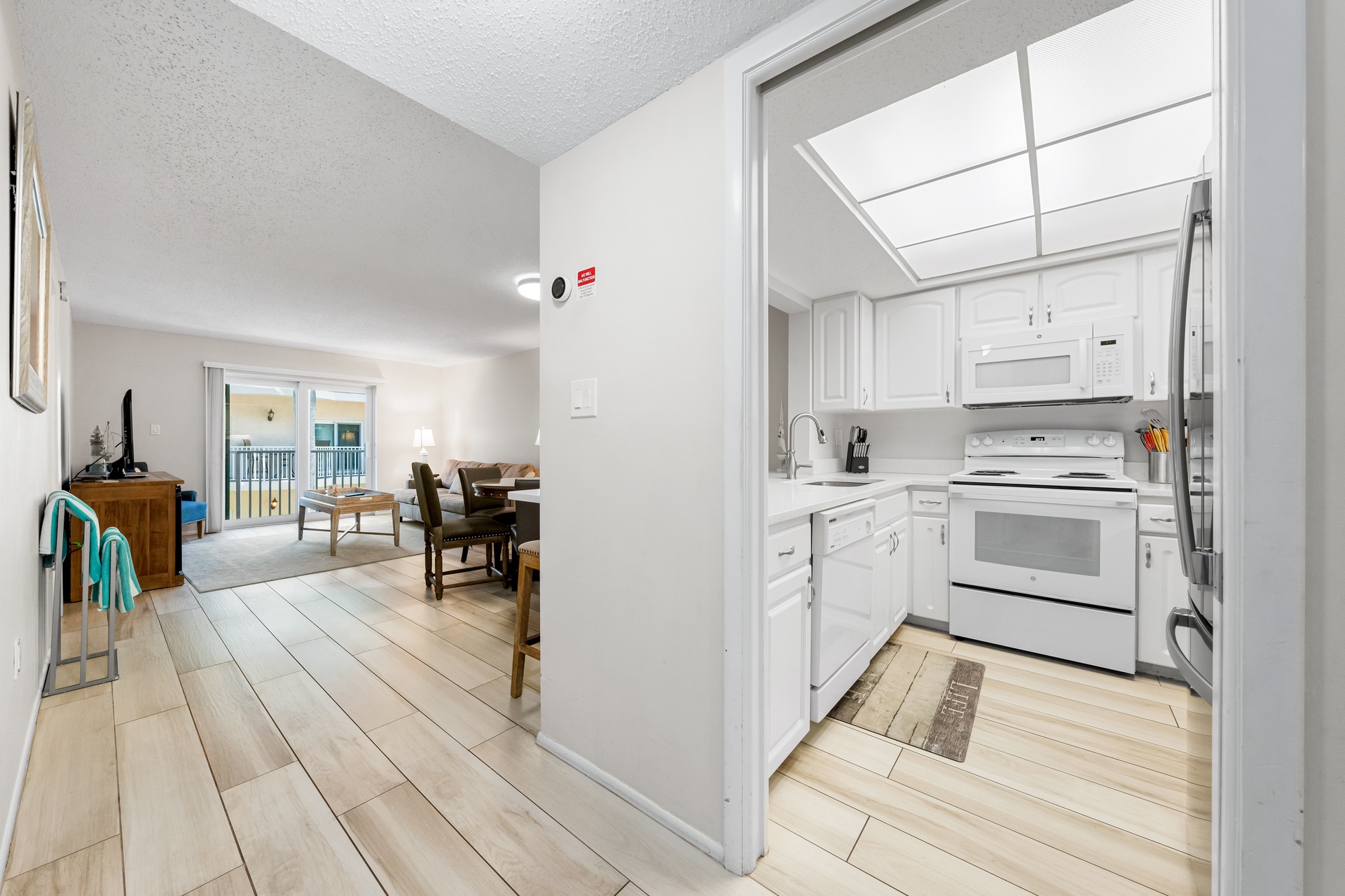 Palm Bay Club - 343 Bayside | Photo 10