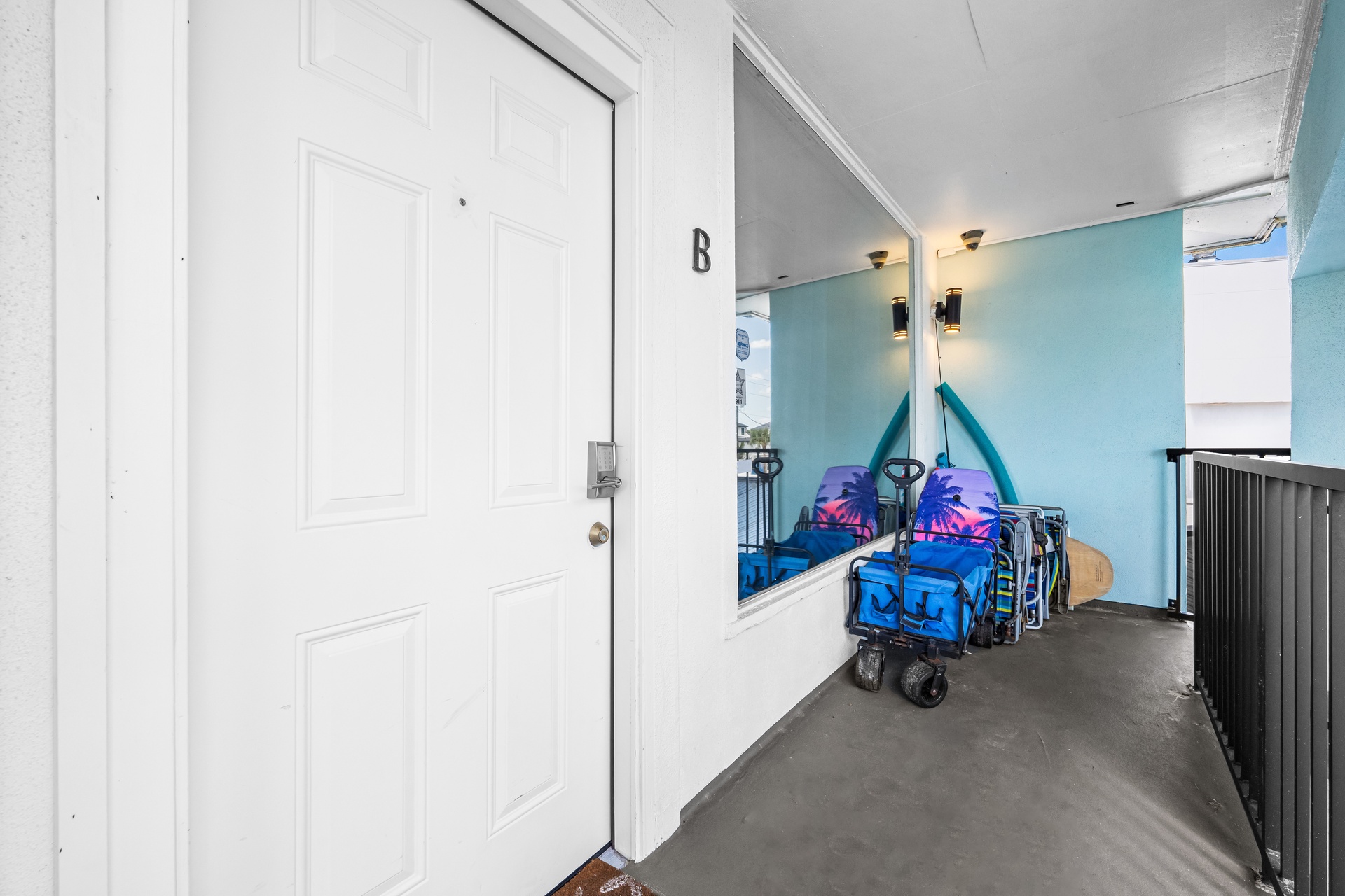 Mallory Squared- Unit B | Photo 19