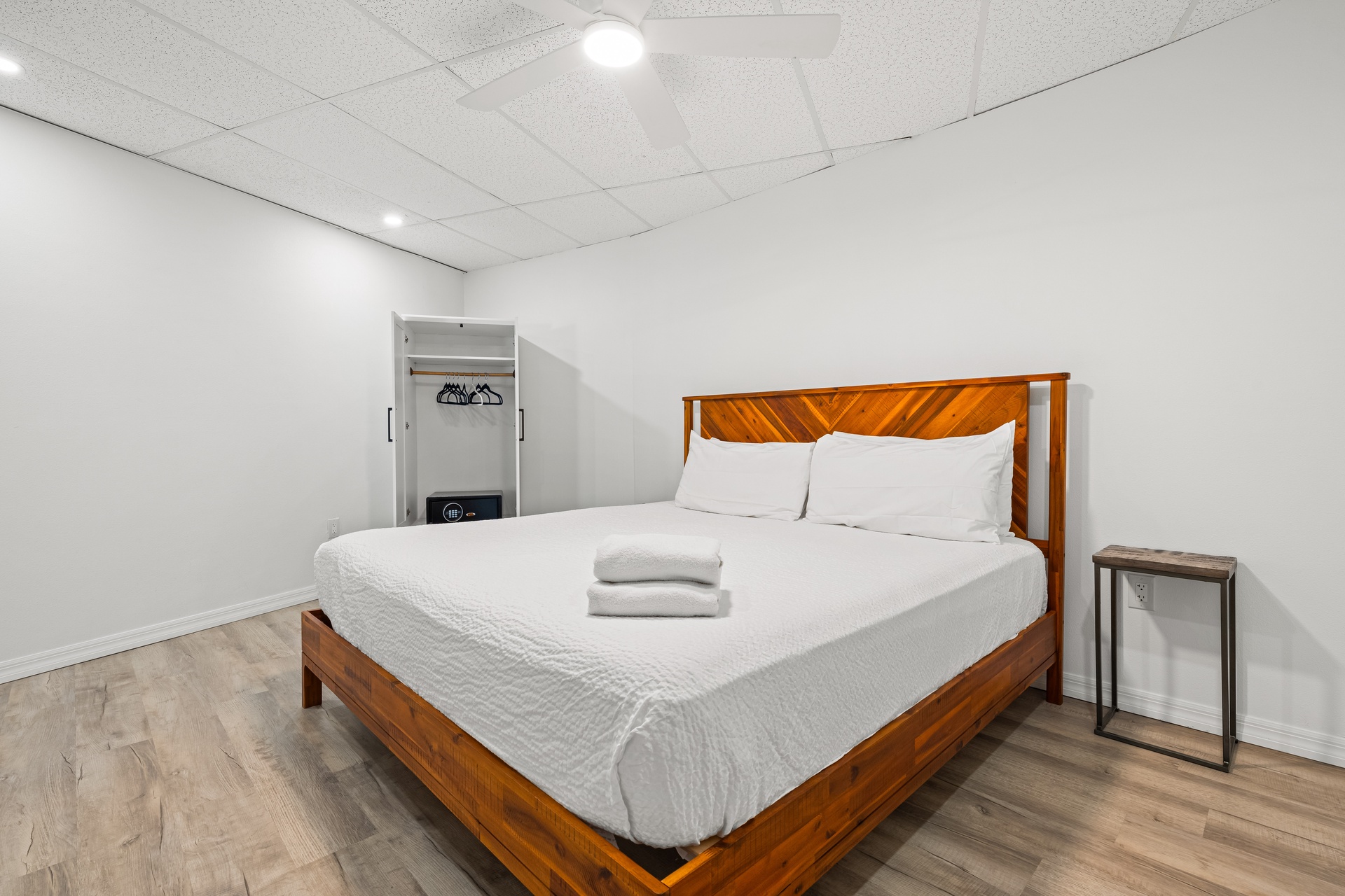 Mallory Squared- Unit B | Photo 11