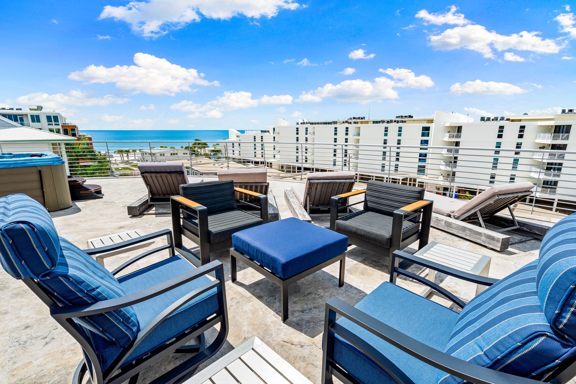 Beach House Residence - Penthouse | Photo 1