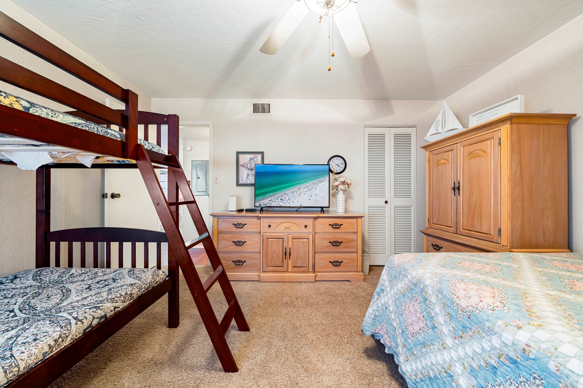 Tivoli by the Sea: 405 | Photo 24