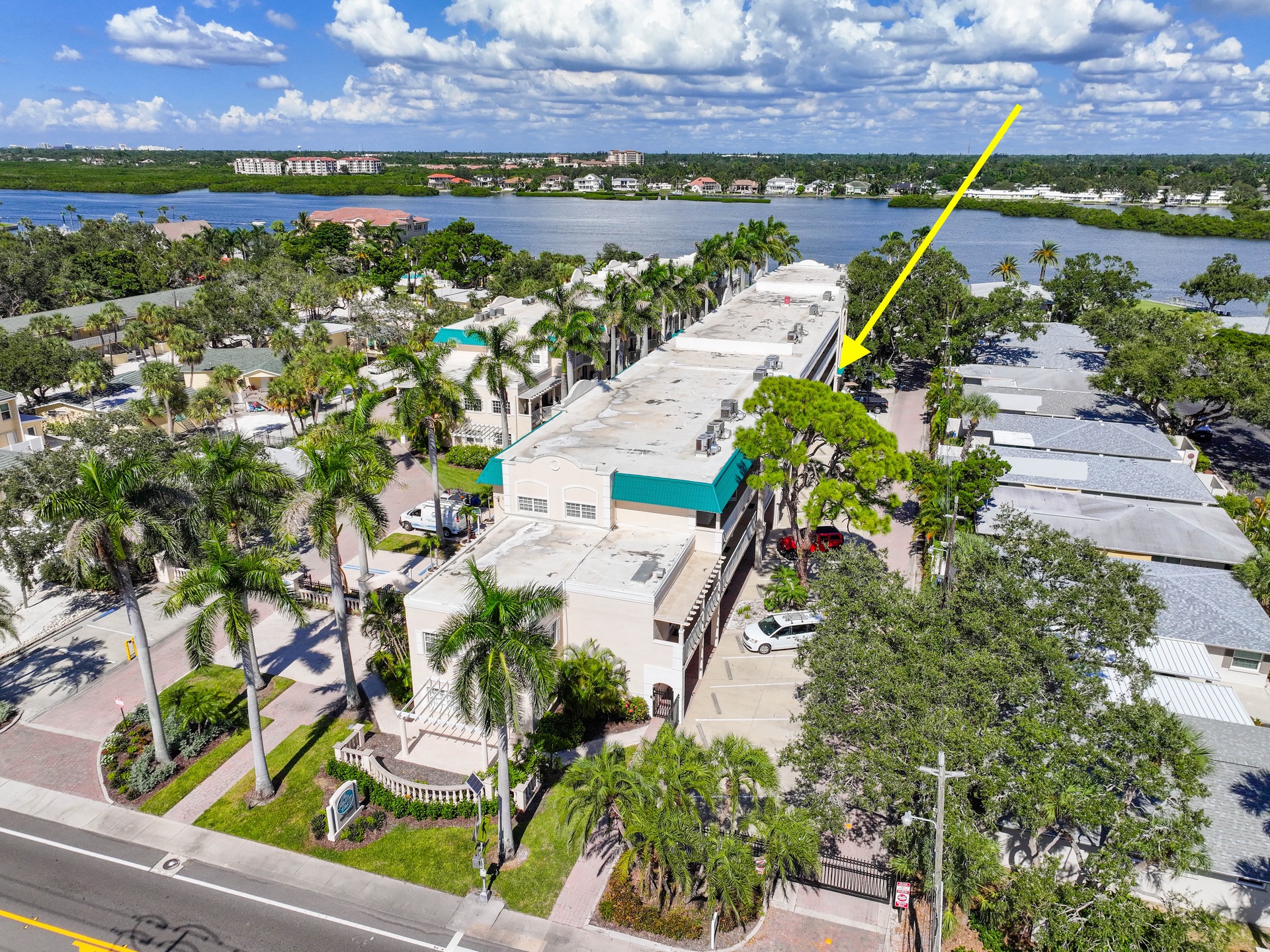 Palm Bay Club - 343 Bayside | Photo 29