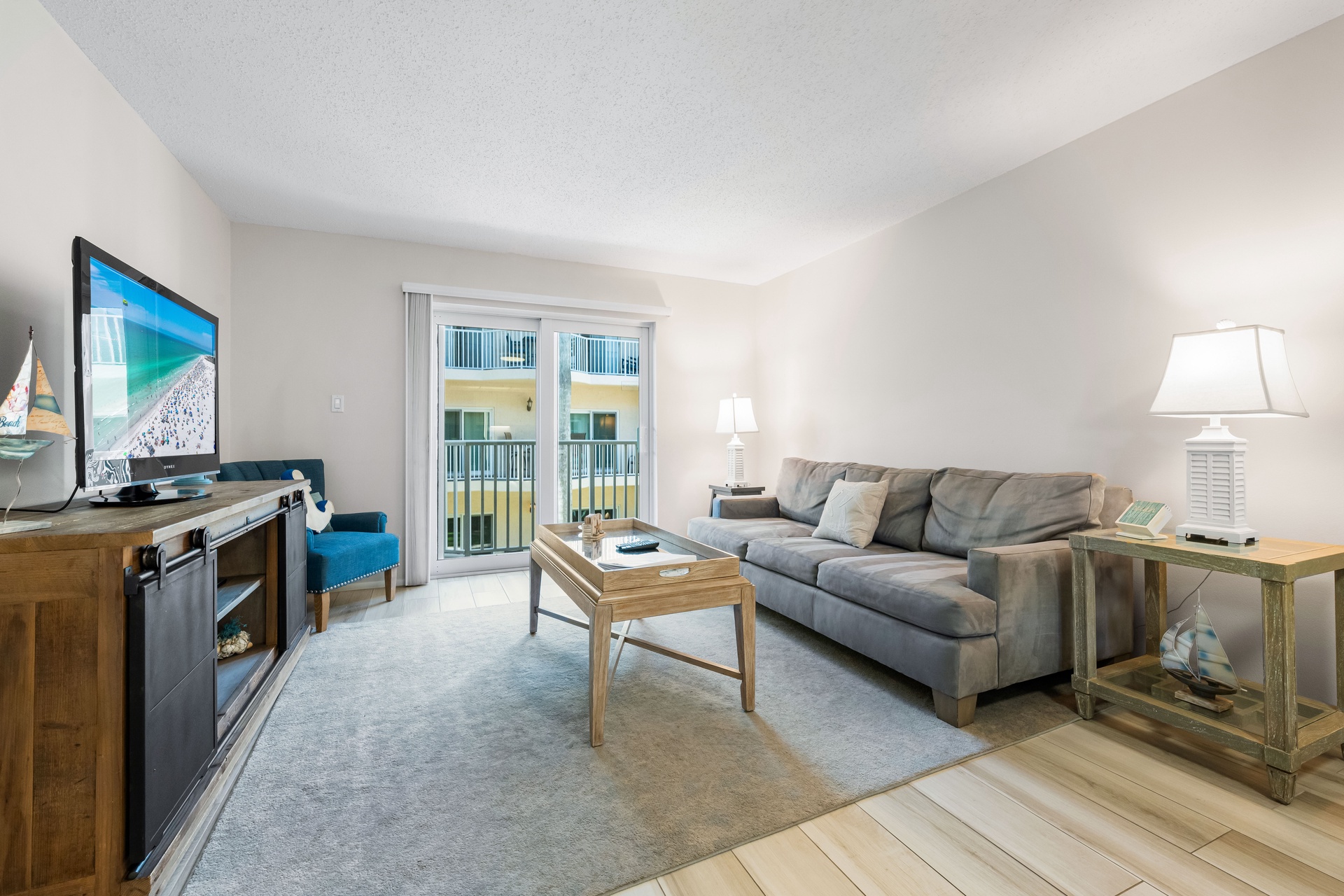 Palm Bay Club - 343 Bayside