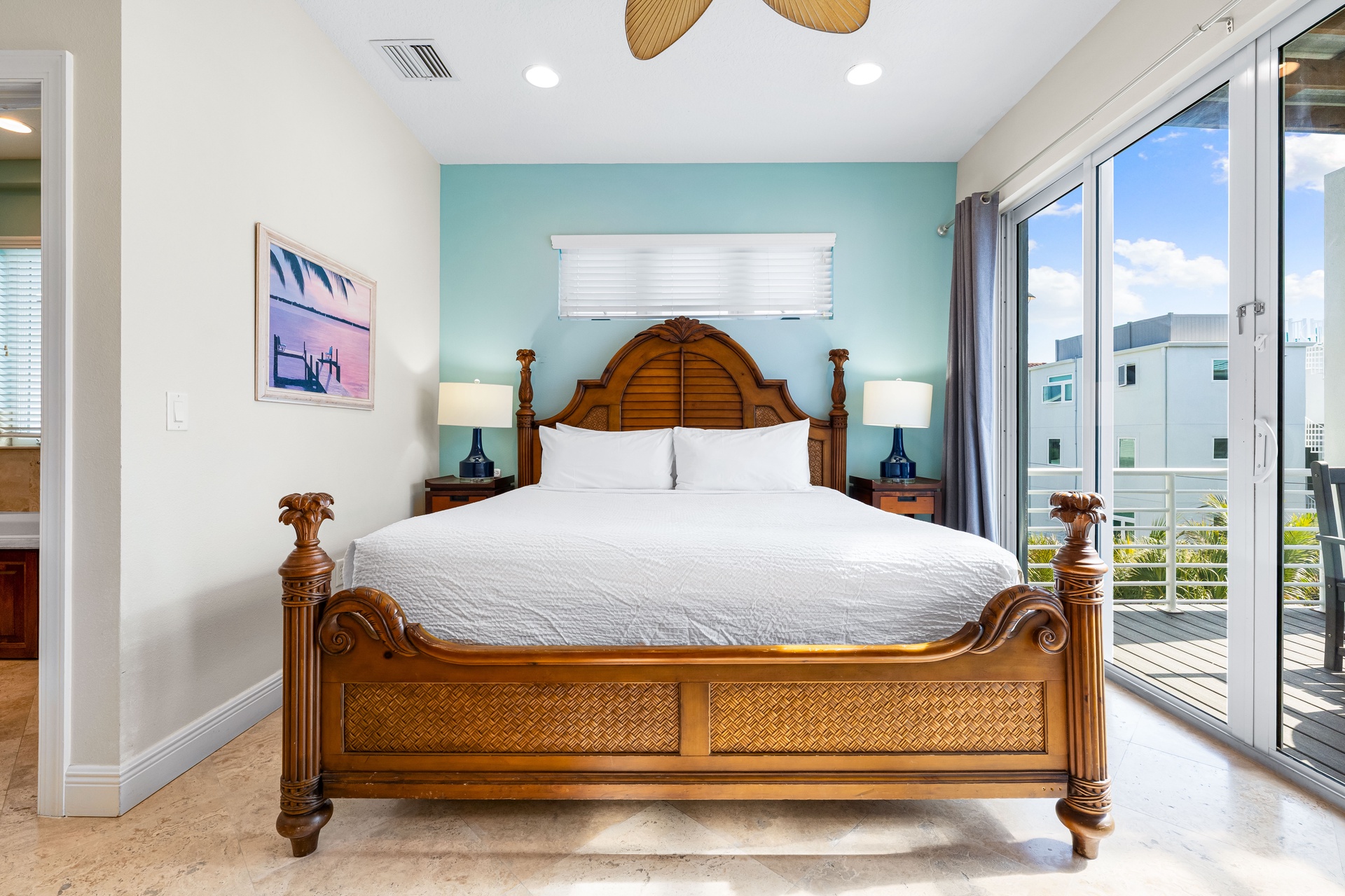 A Somewhere is Here - Changes in Latitude | Photo 22