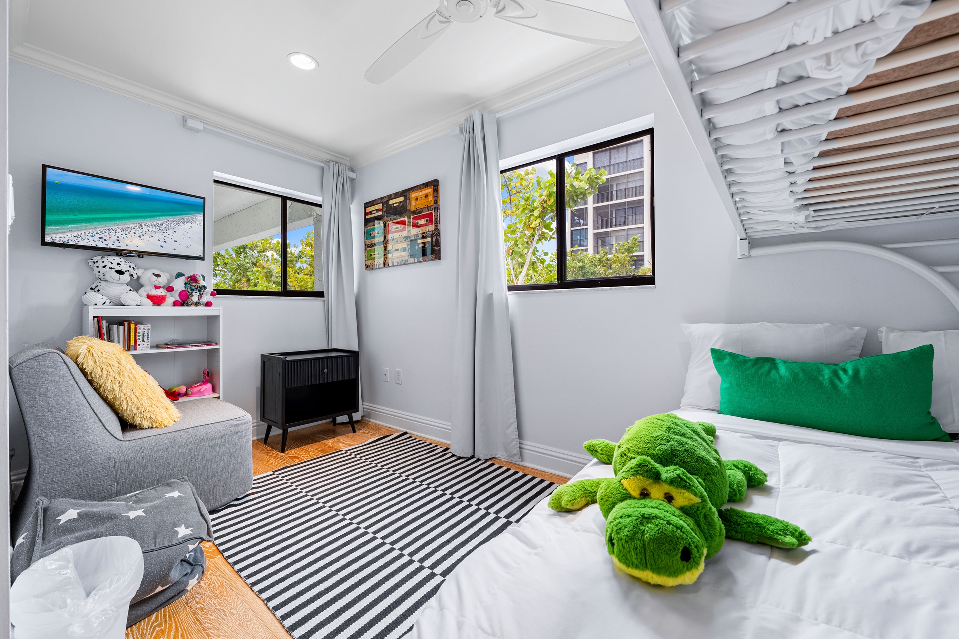 Just Beachy - Unit 2 | Photo 38