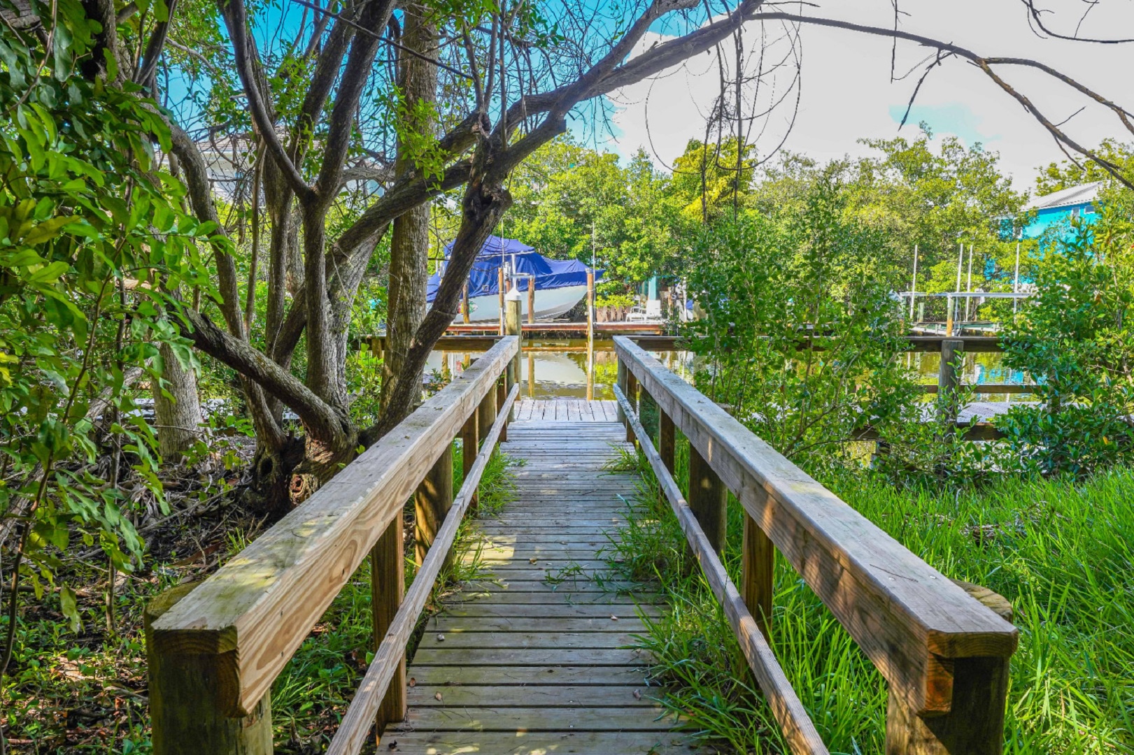 Off the Hook | Photo 43