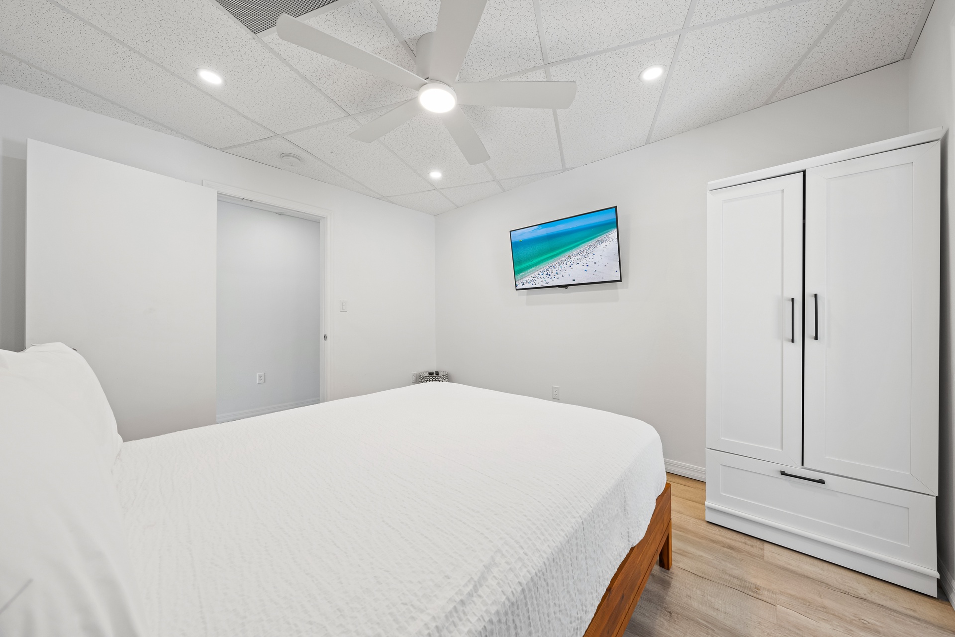 Mallory Squared- Unit A | Photo 12