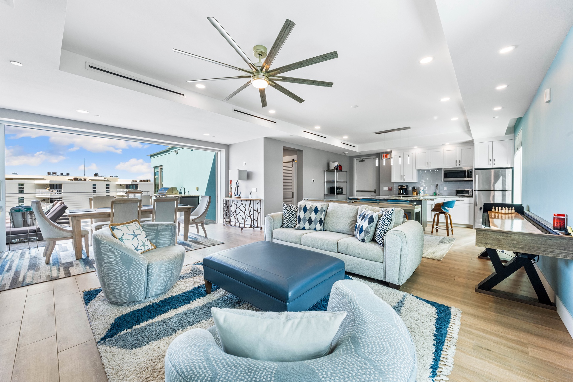 Beach House Residence - Penthouse | Photo 6