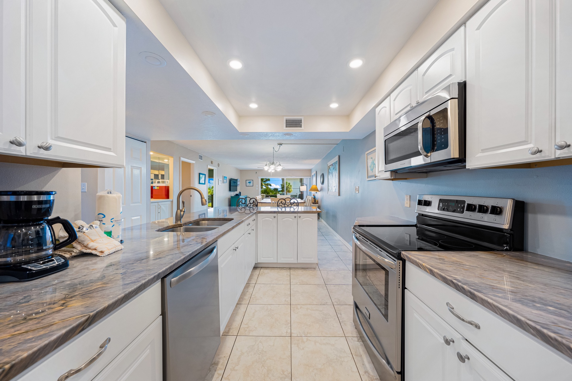 Tivoli by the Sea: 204 | Photo 12