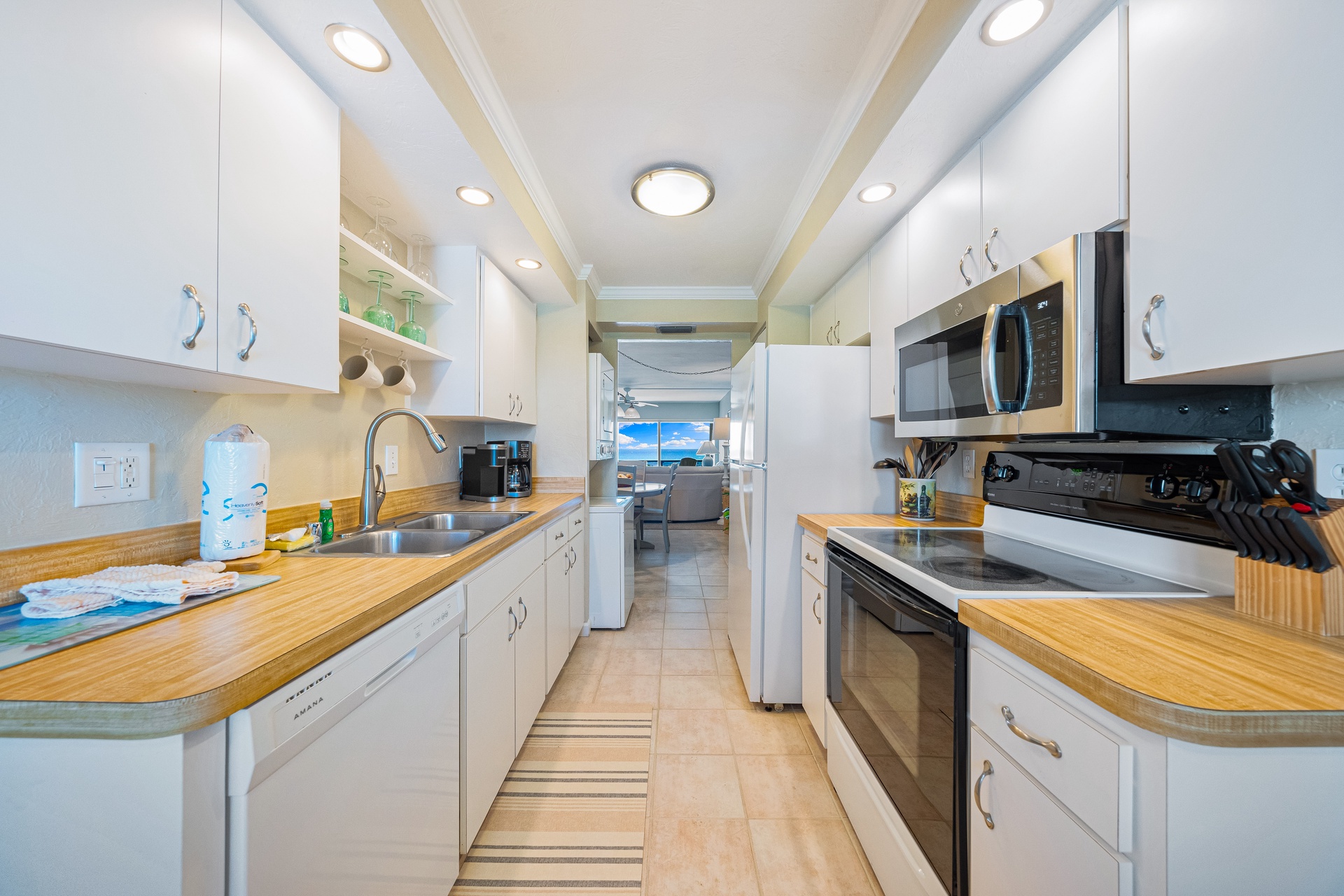 Tivoli by the Sea: 406 | Photo 9