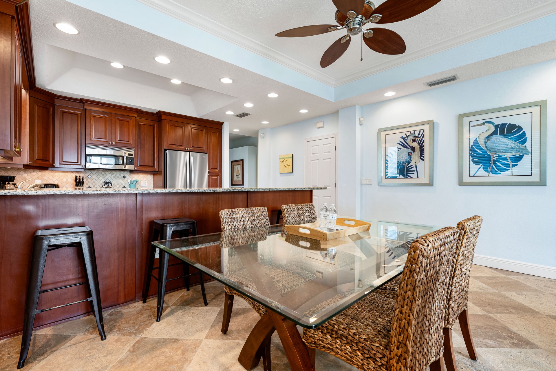 A Somewhere is Here - Changes in Latitude | Photo 19