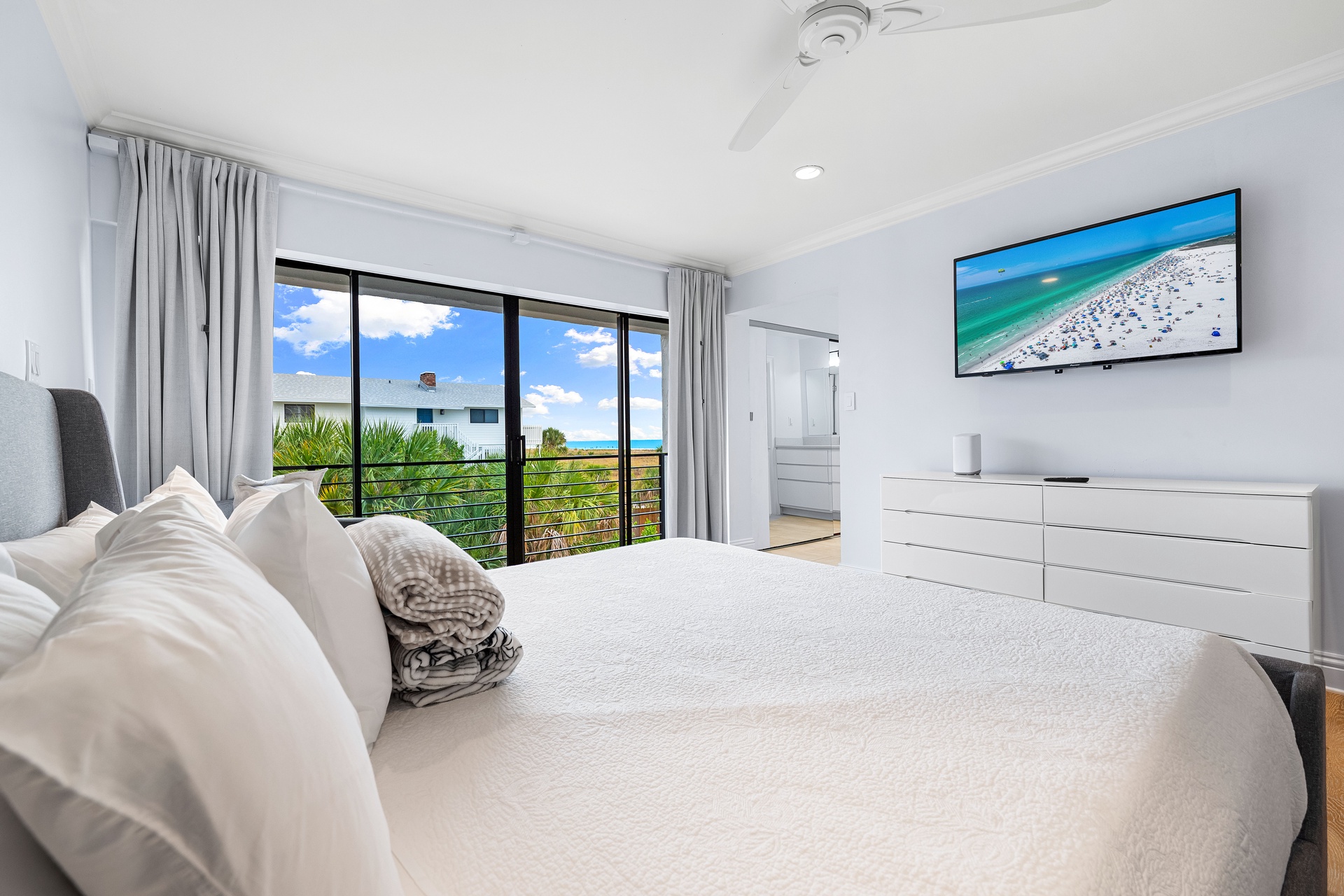 Just Beachy - Unit 2 | Photo 24