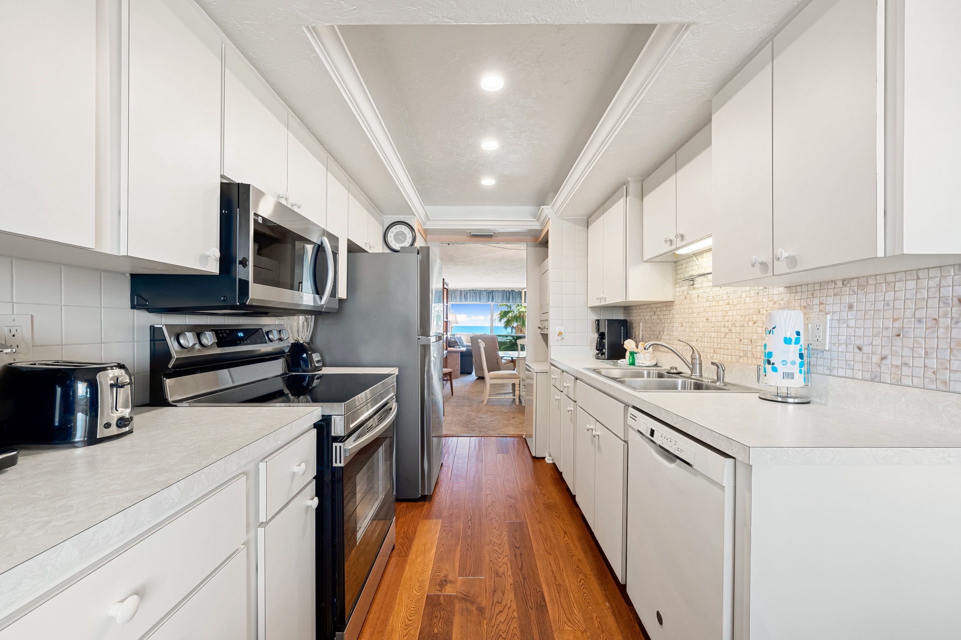 Tivoli by the Sea: 405 | Photo 9