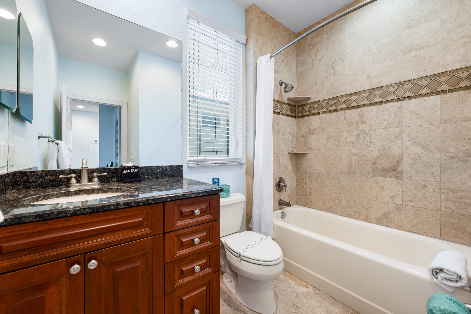 A Somewhere is Here - Changes in Latitude | Photo 32