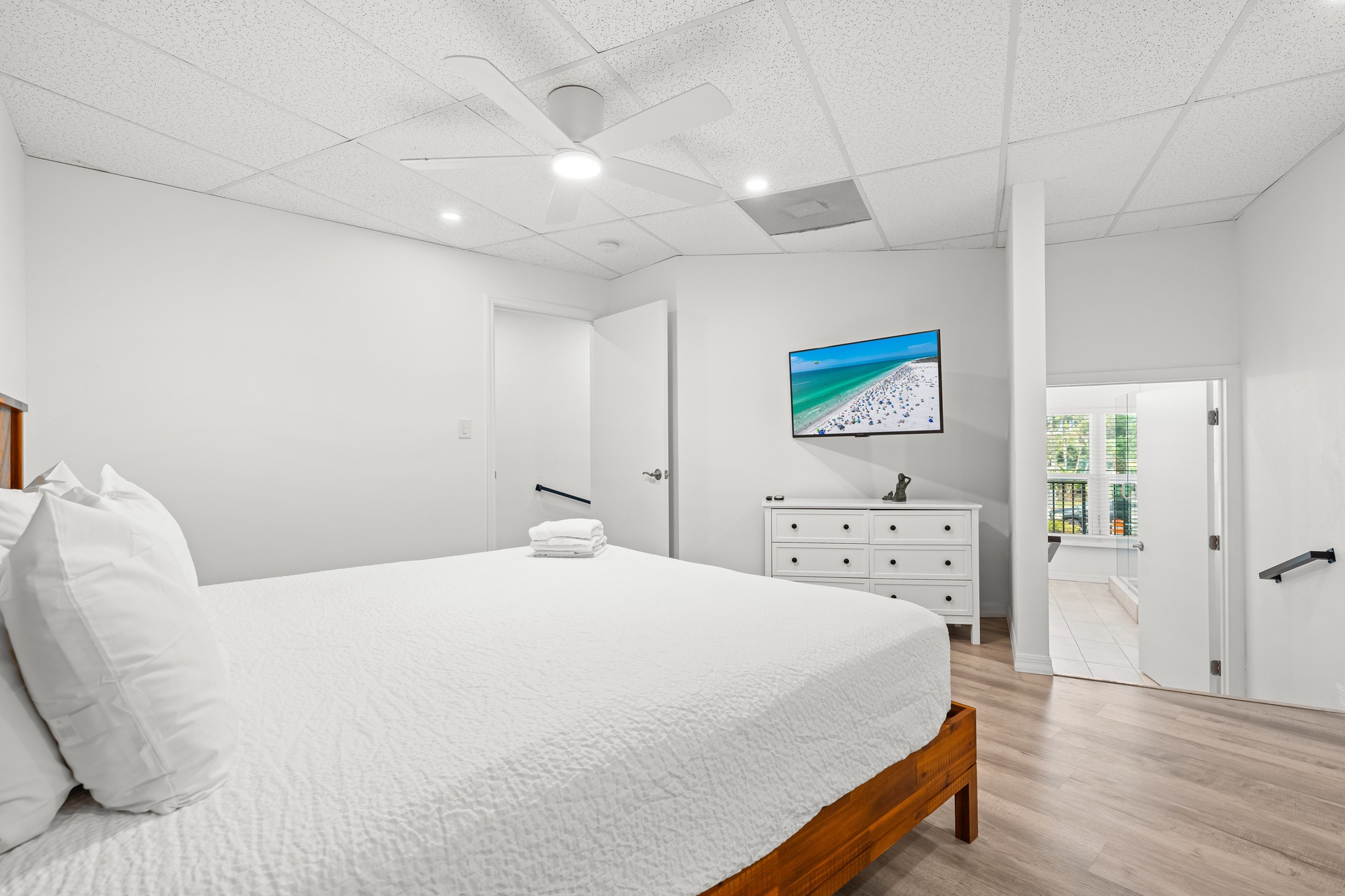 Mallory Squared- Unit B | Photo 12