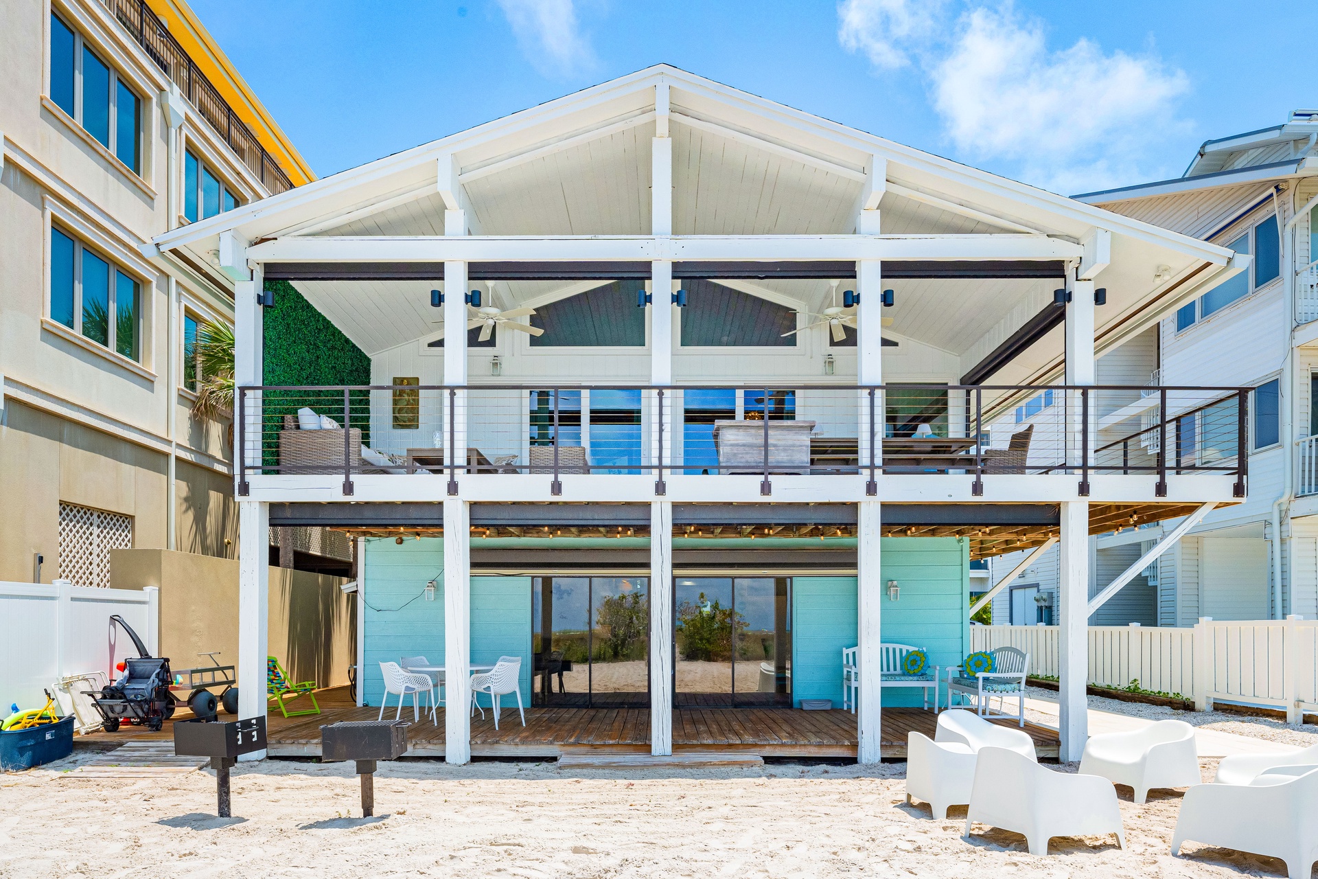 Posh Paradise | Photo 1