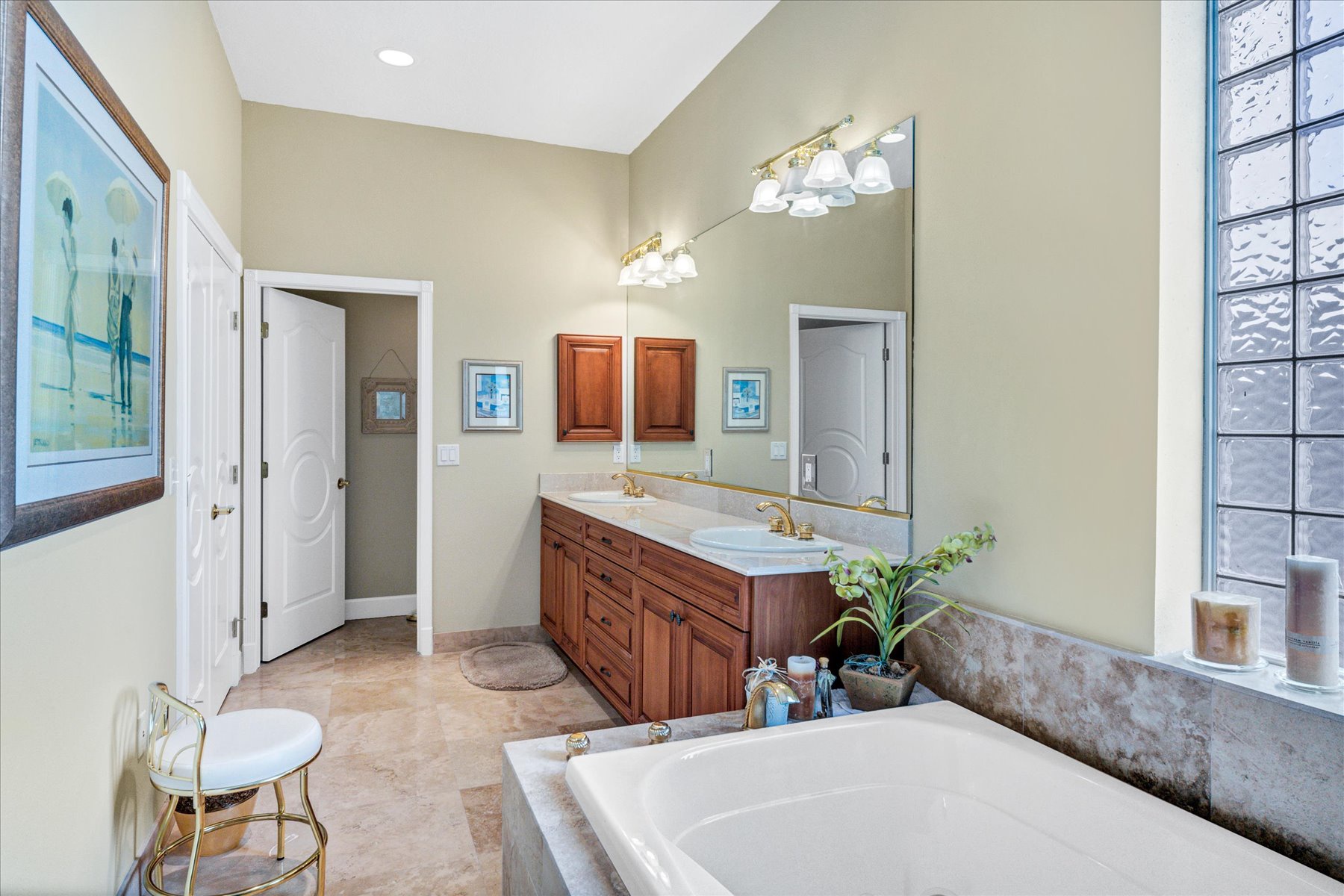 Ocean Vue - A | Photo 16