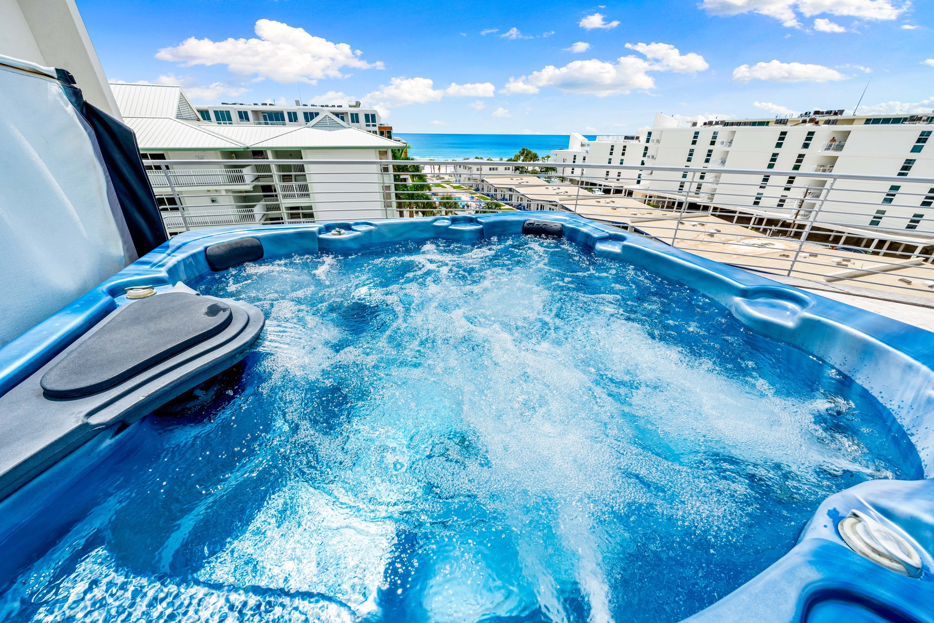 Beach House Residence - Penthouse | Photo 41