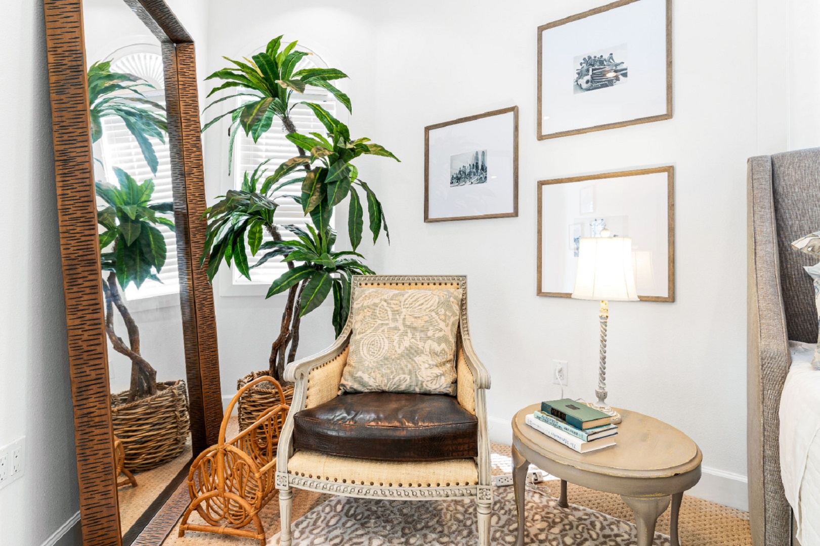 Off the Hook | Photo 22