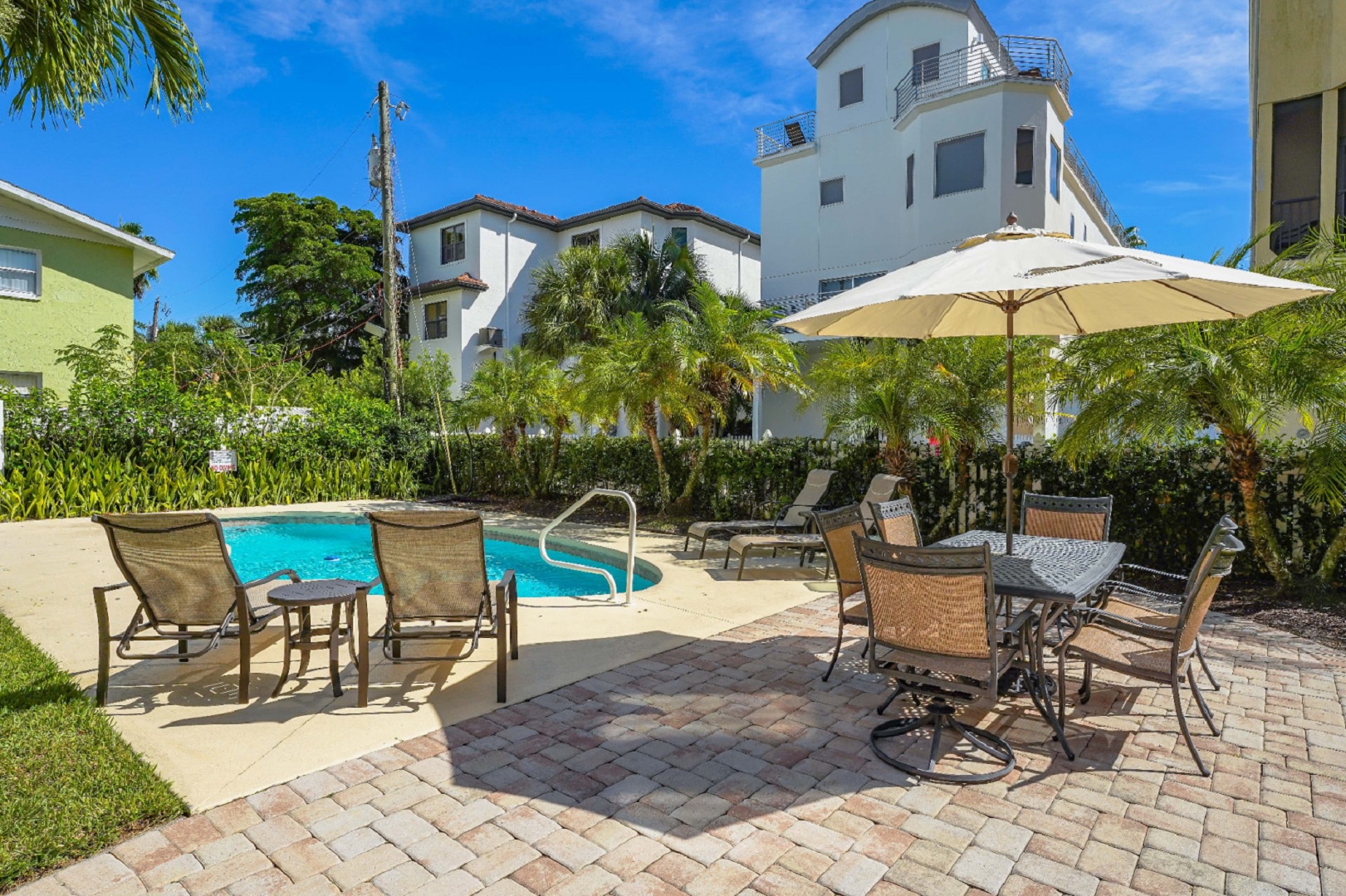 Off the Hook | Photo 39