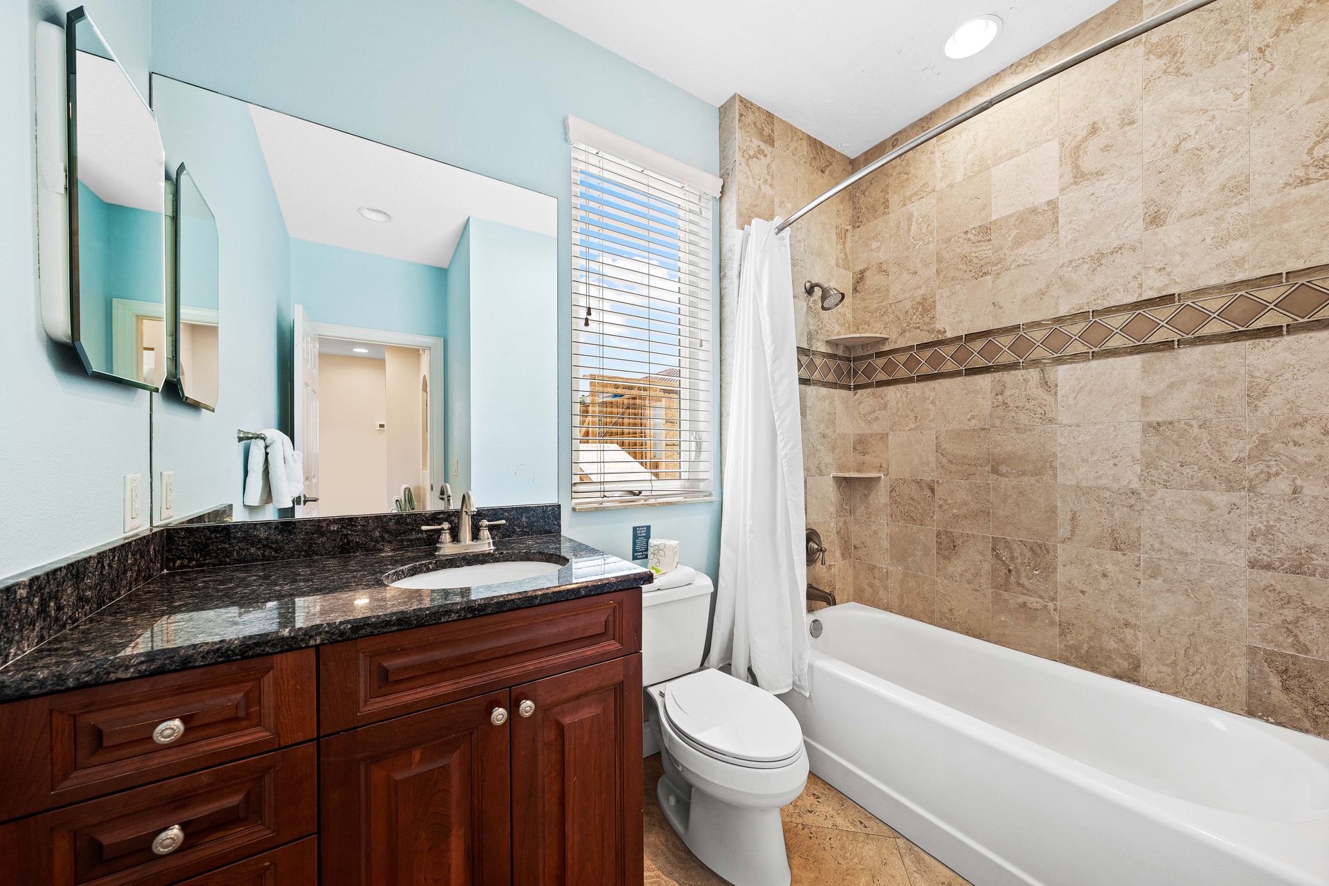 A Somewhere is Here - Changes in Latitude | Photo 34