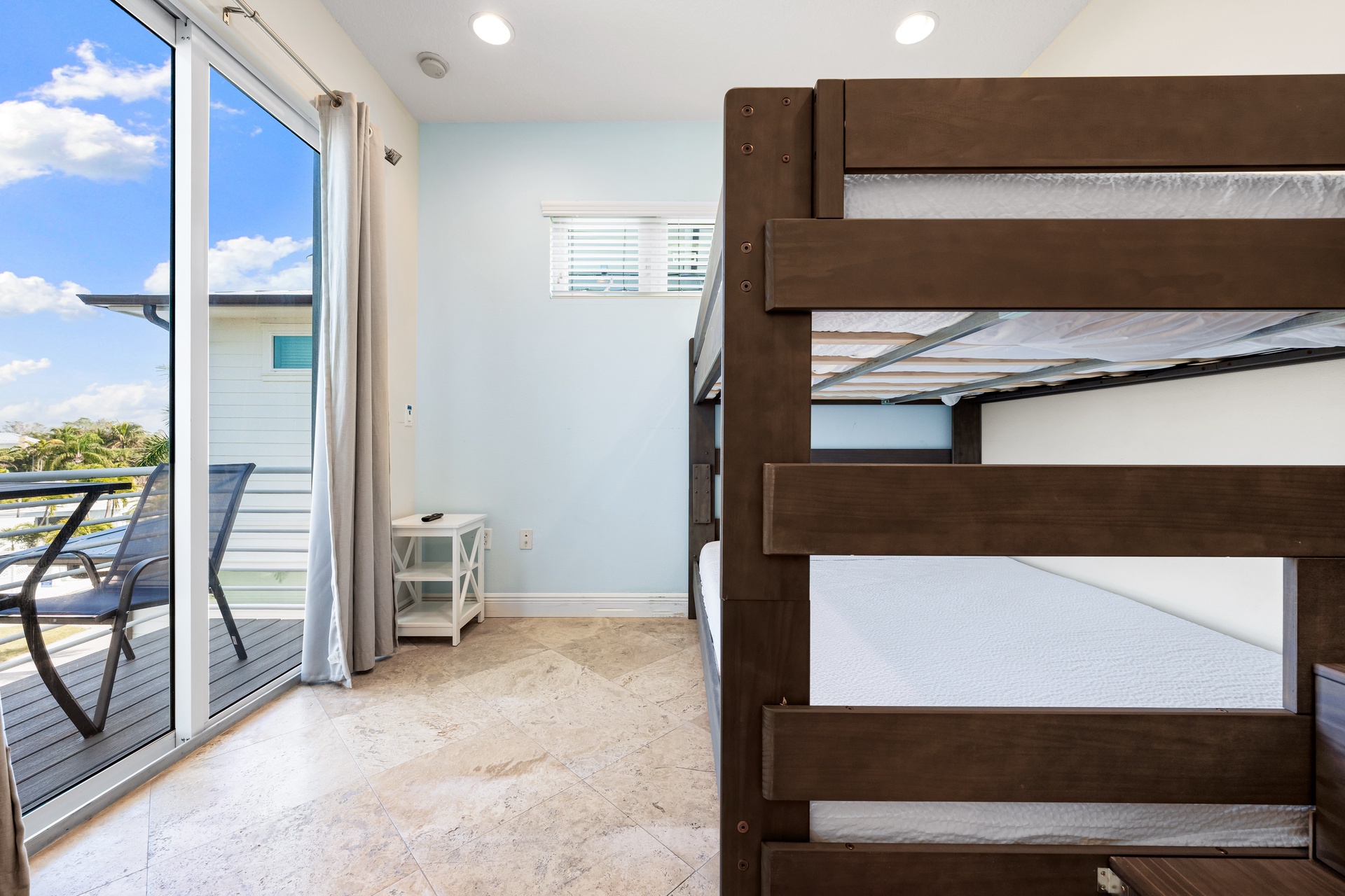 A Somewhere is Here - Changes in Latitude | Photo 33