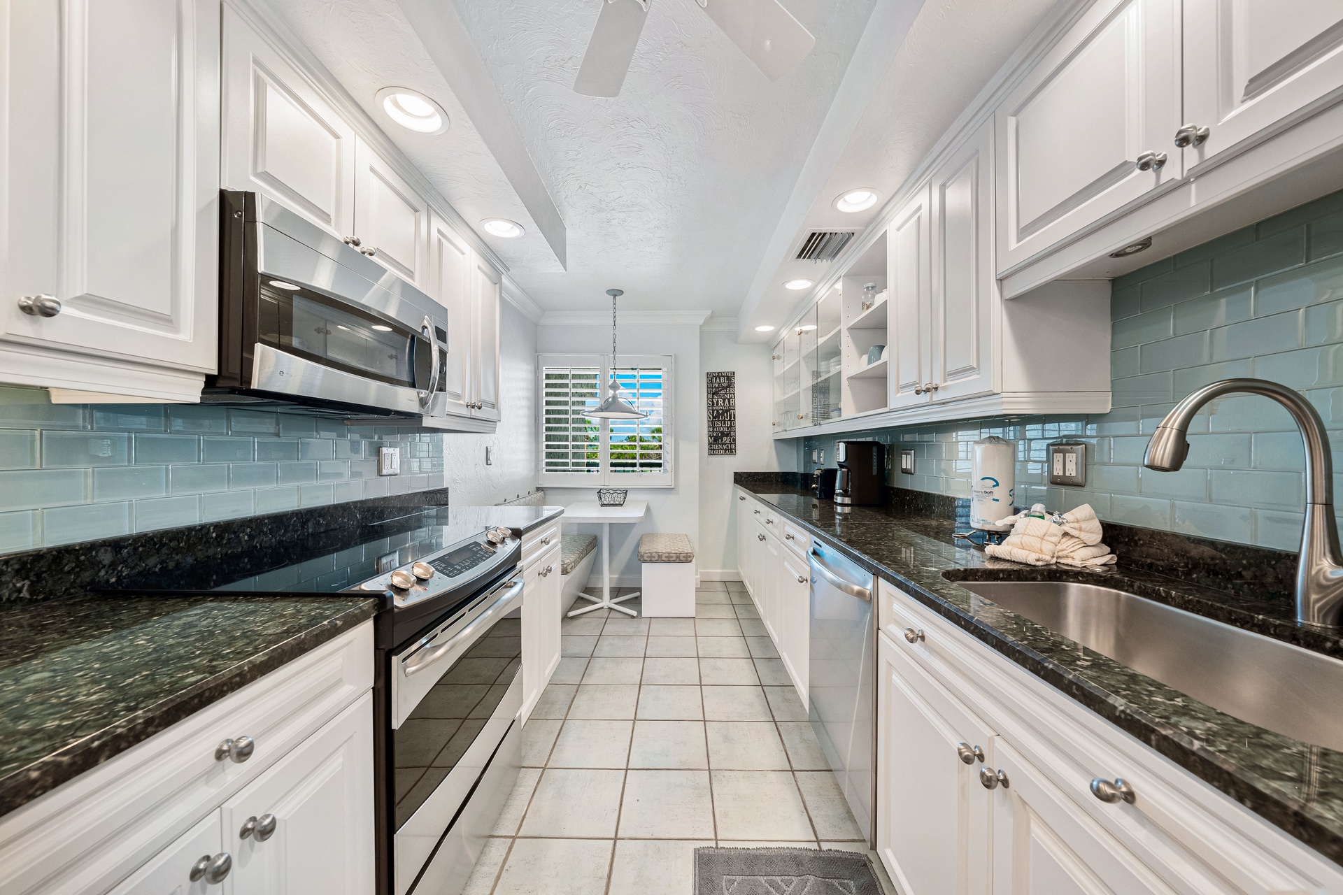 Tivoli by the Sea: 201 | Photo 10